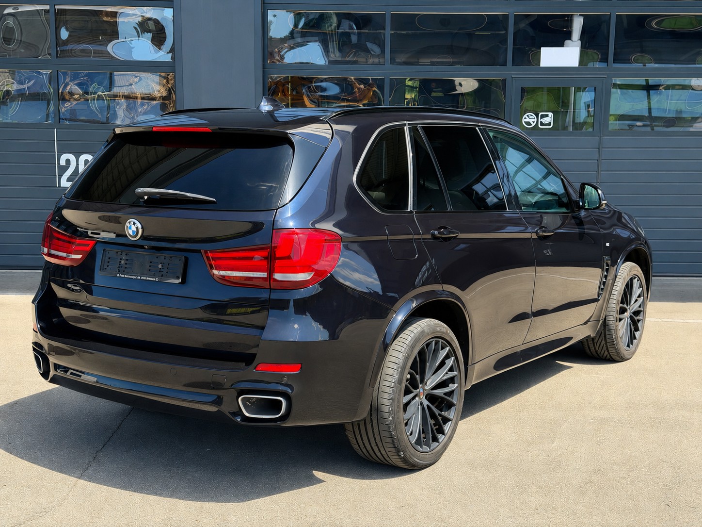 BMW X5 xDrive 40d Steptronic M Sport | 360° Kamera | Leder | 8-fach bereift | Top Ausstattung-image-4