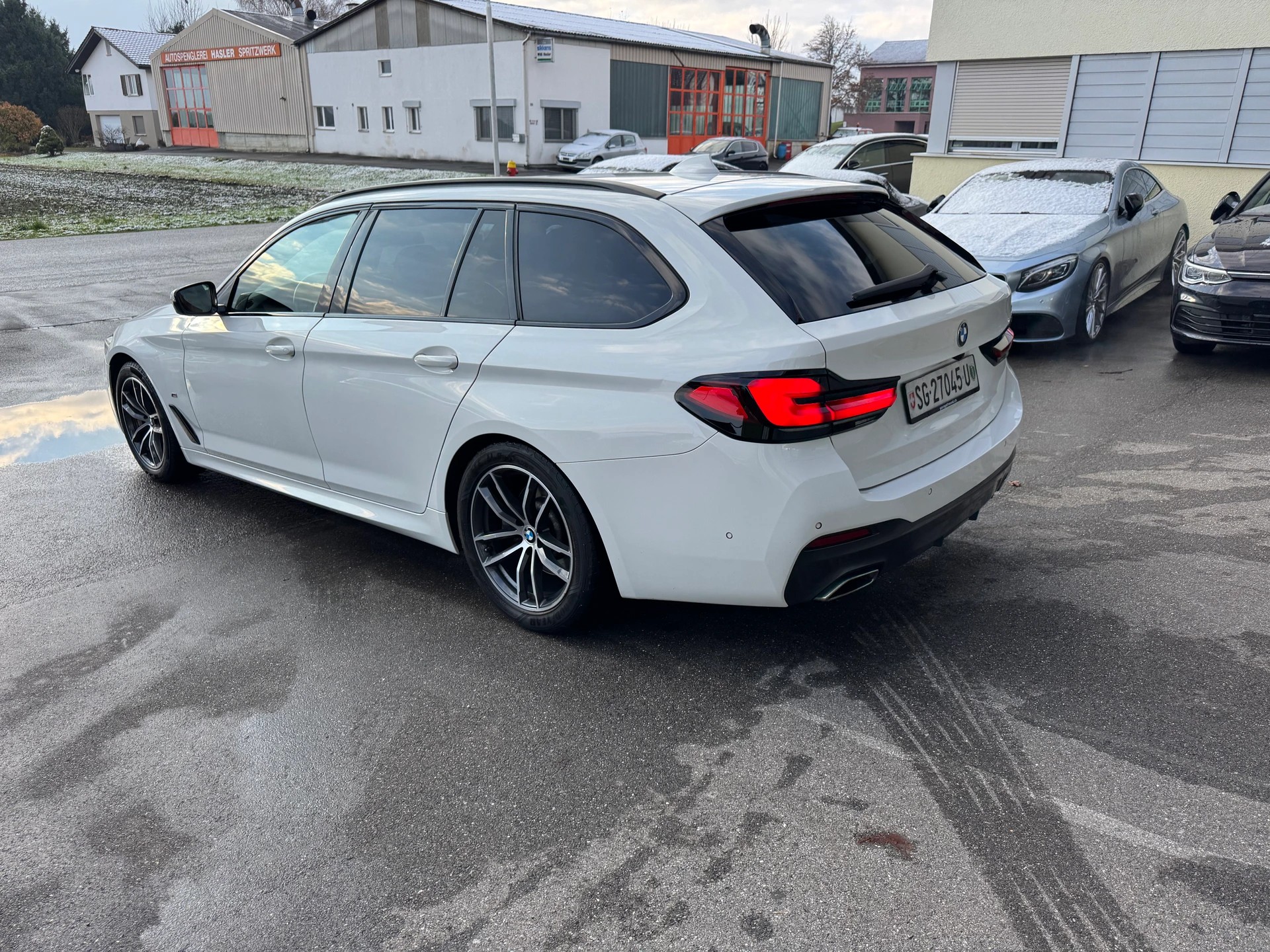 BMW 520d xDrive 48V Touring M Sport Steptronic-image-7