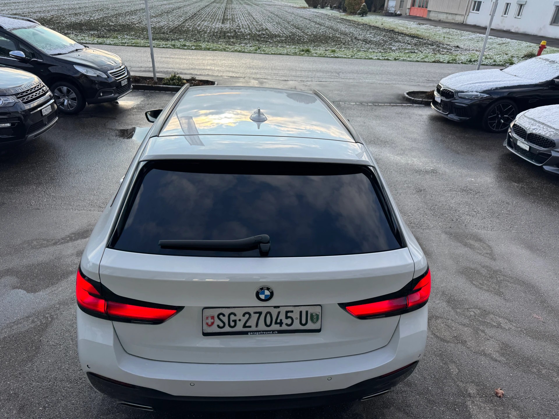 BMW 520d xDrive 48V Touring M Sport Steptronic-image-12