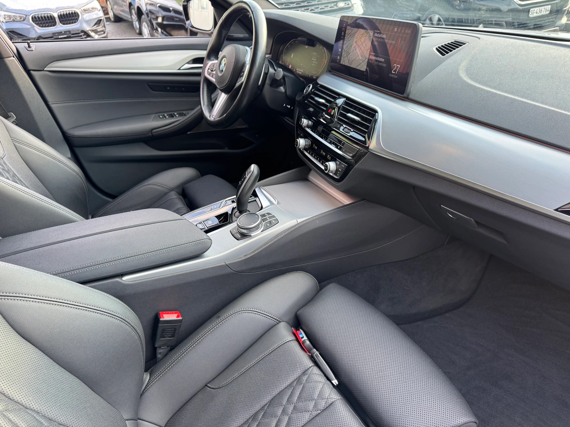 BMW 520d xDrive 48V Touring M Sport Steptronic-image-13