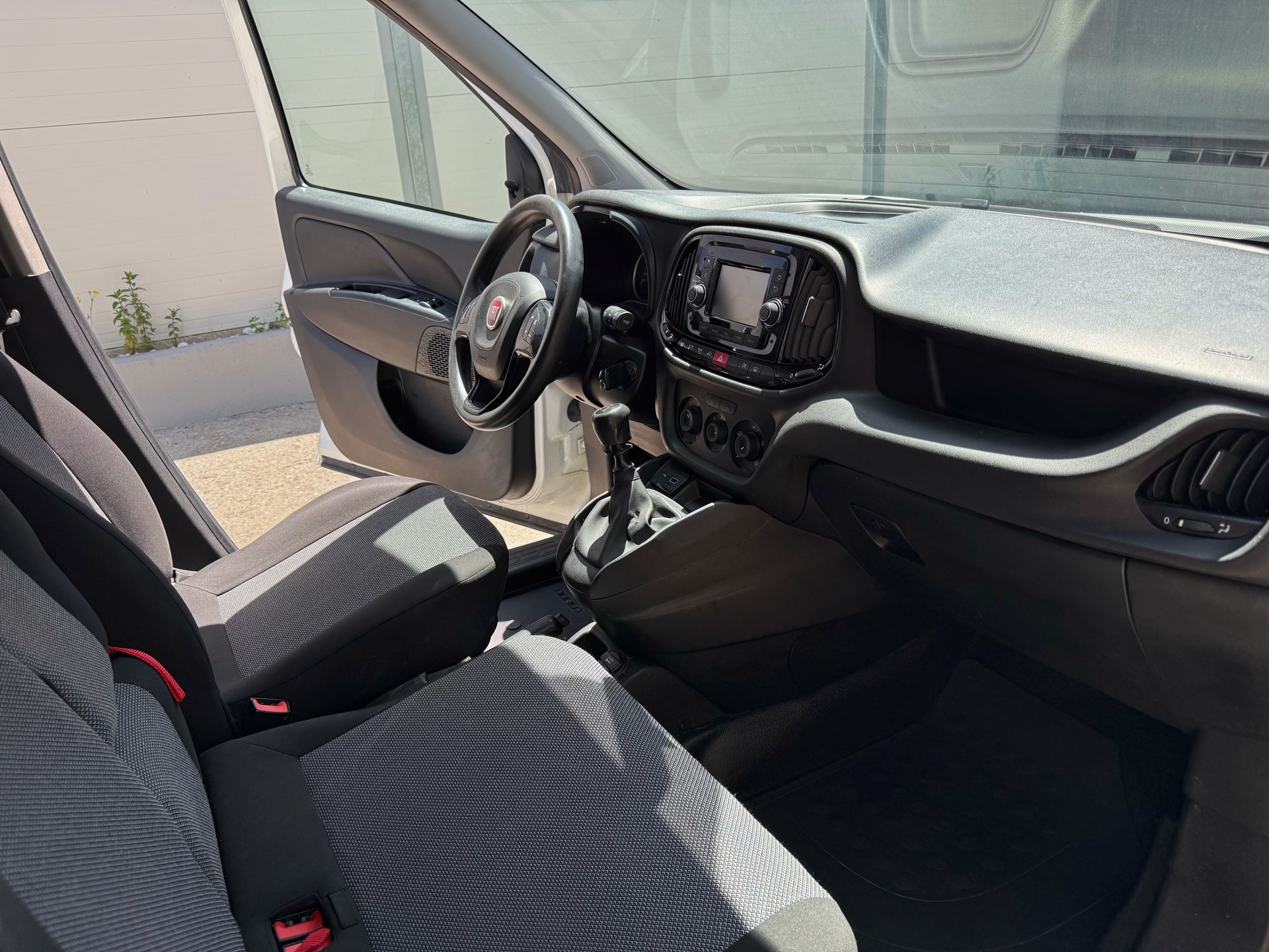 FIAT Doblò 1.4 MPI Cargo Swiss Frisch Ab MFK | Nur 64’000 km | Klima | 3 Plätze | Dachträger-image-9