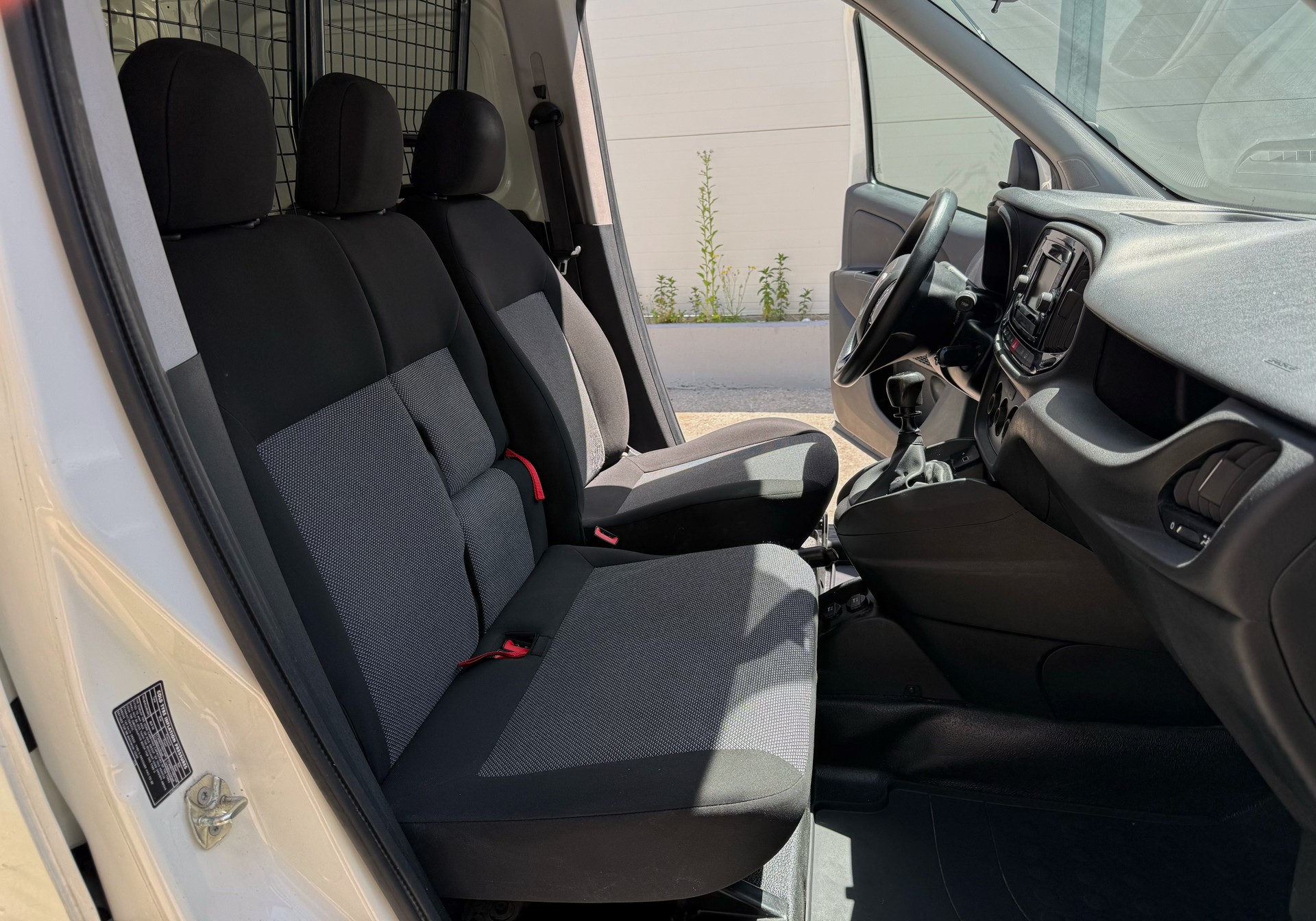 FIAT Doblò 1.4 MPI Cargo Swiss Frisch Ab MFK | Nur 64’000 km | Klima | 3 Plätze | Dachträger-image-8
