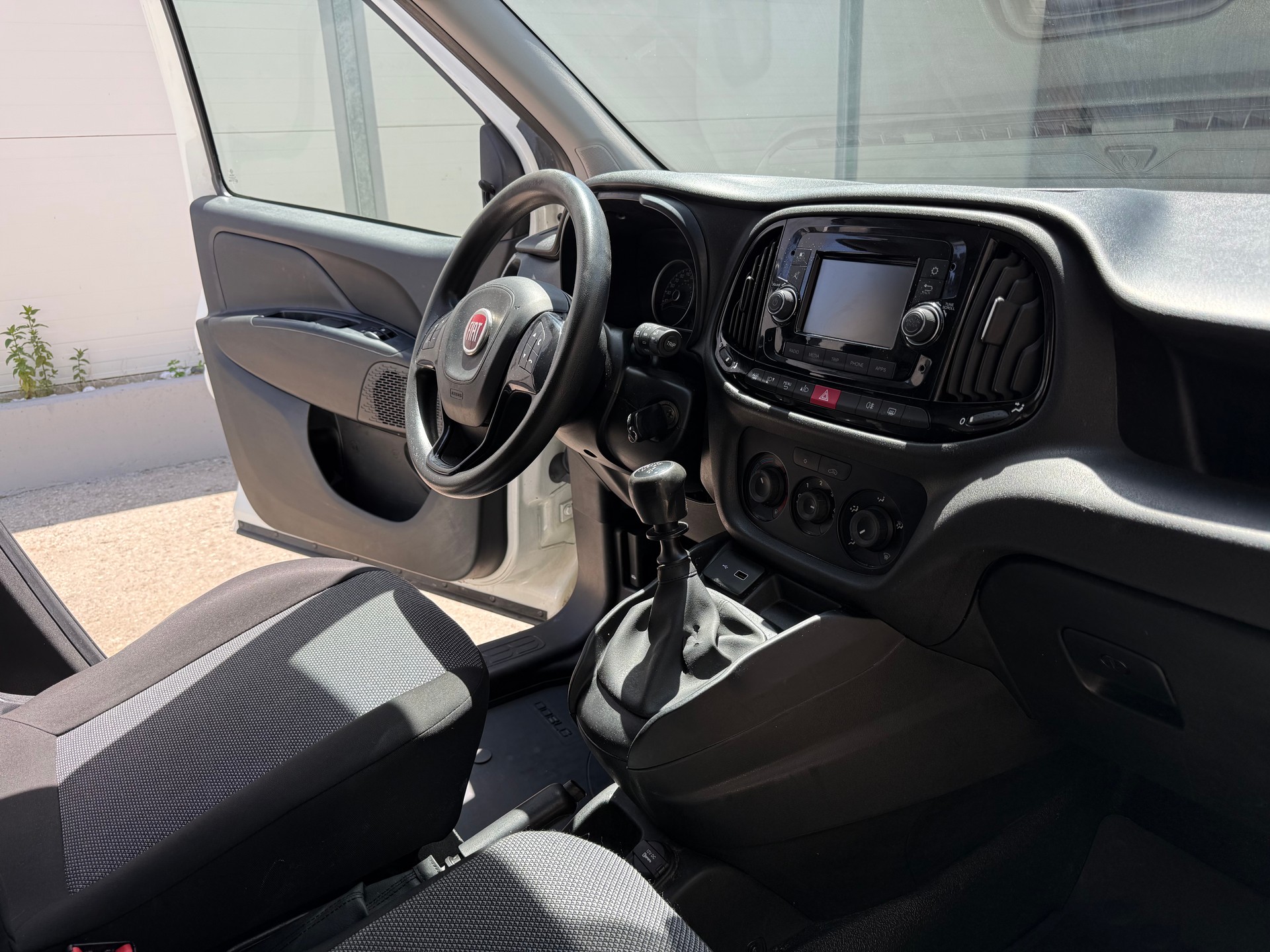 FIAT Doblò 1.4 MPI Cargo Swiss Frisch Ab MFK | Nur 64’000 km | Klima | 3 Plätze | Dachträger-image-10