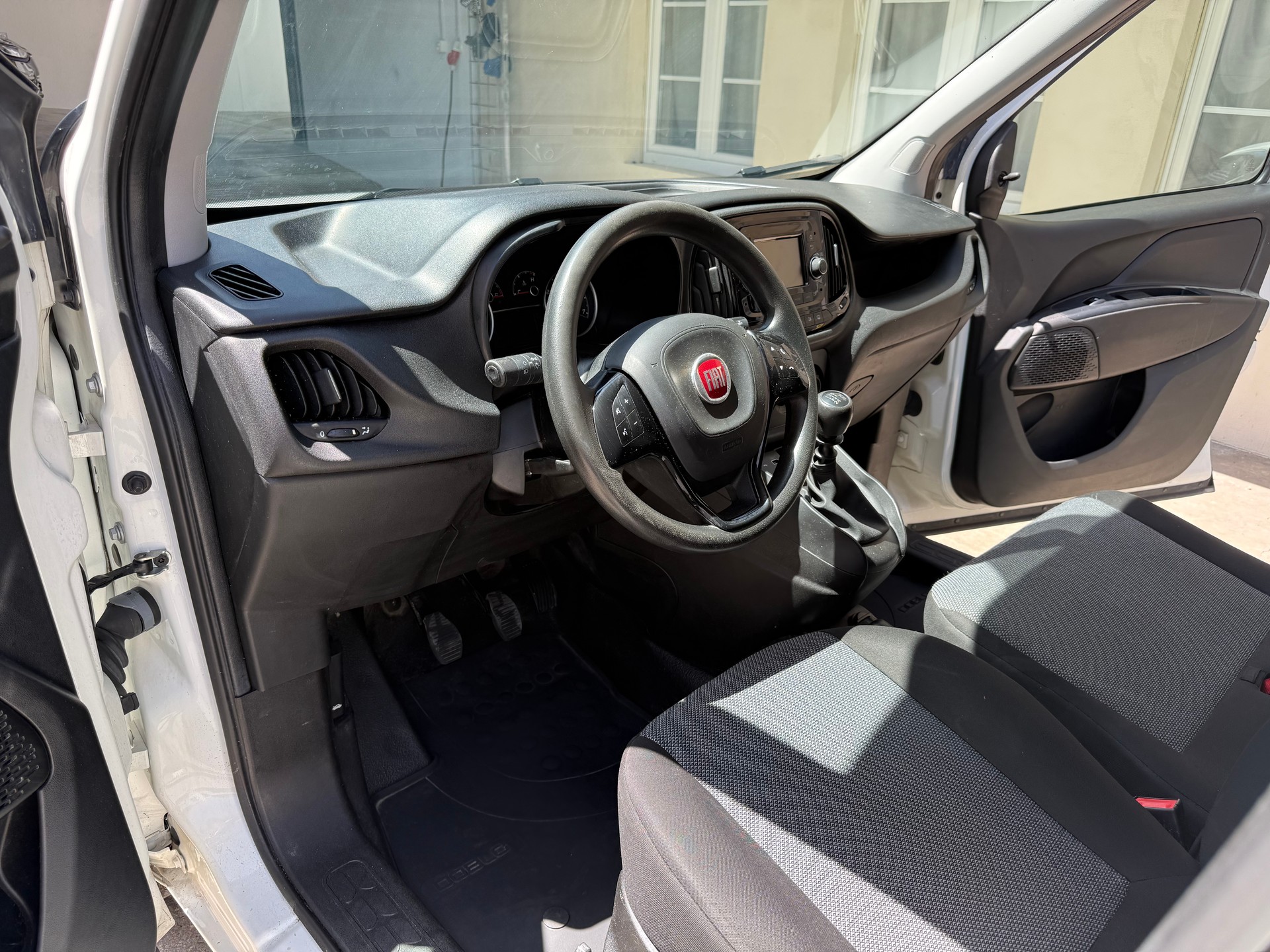 FIAT Doblò 1.4 MPI Cargo Swiss Frisch Ab MFK | Nur 64’000 km | Klima | 3 Plätze | Dachträger-image-12