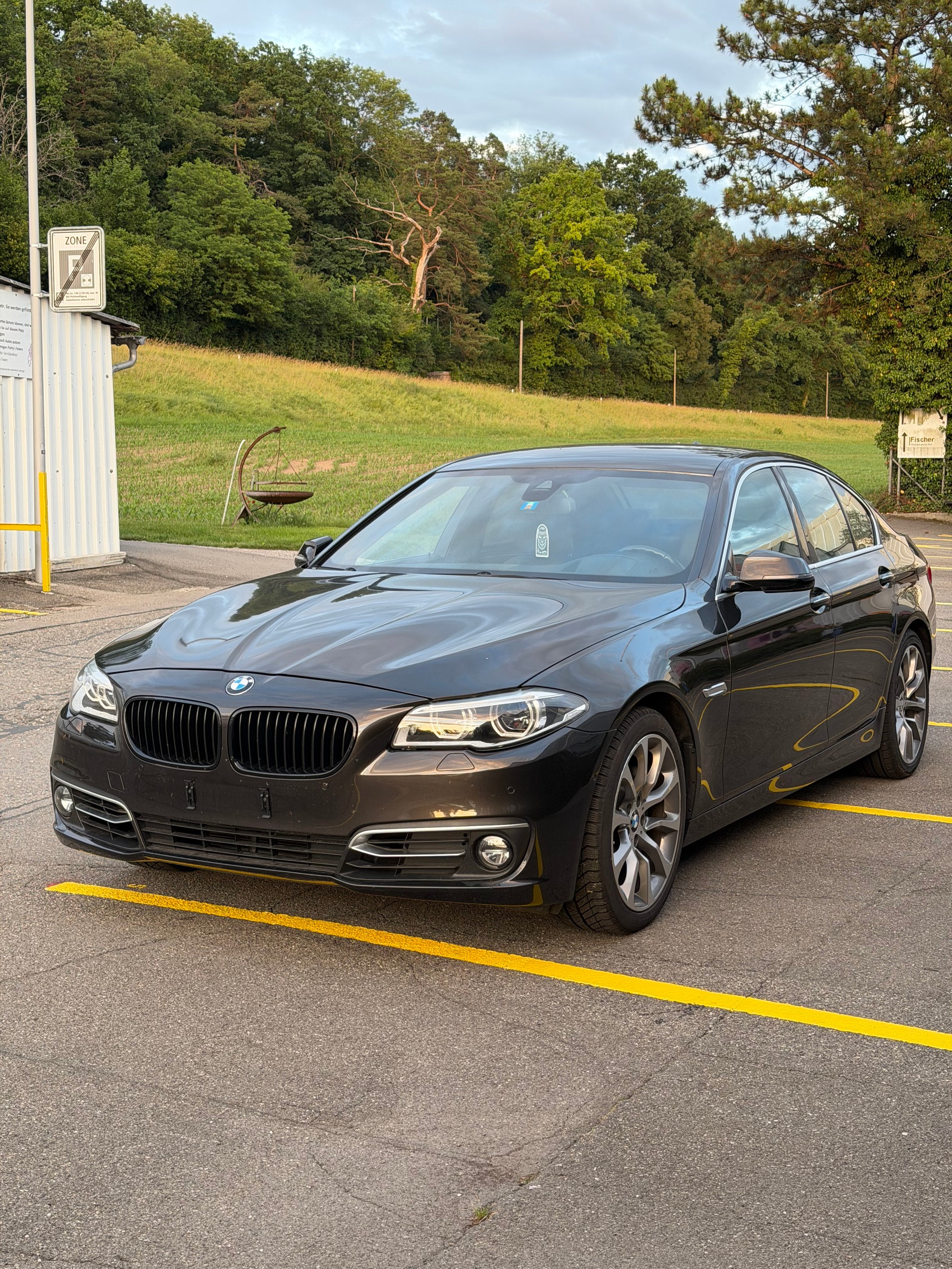 BMW 528i-image-1