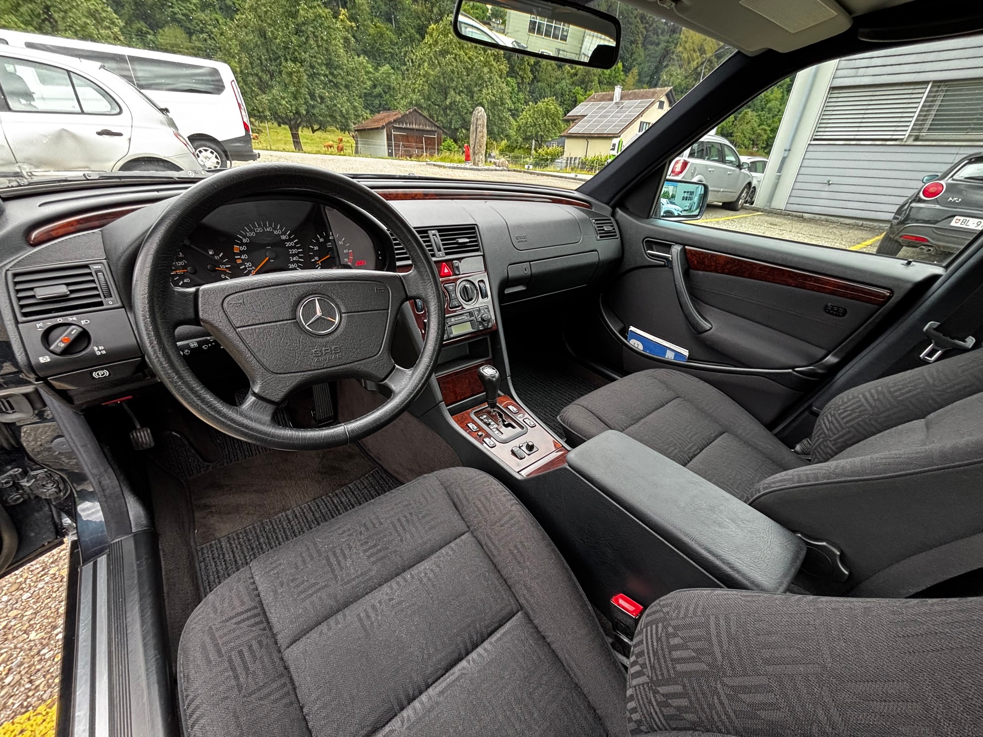 MERCEDES-BENZ C 240 Elégance-image-10