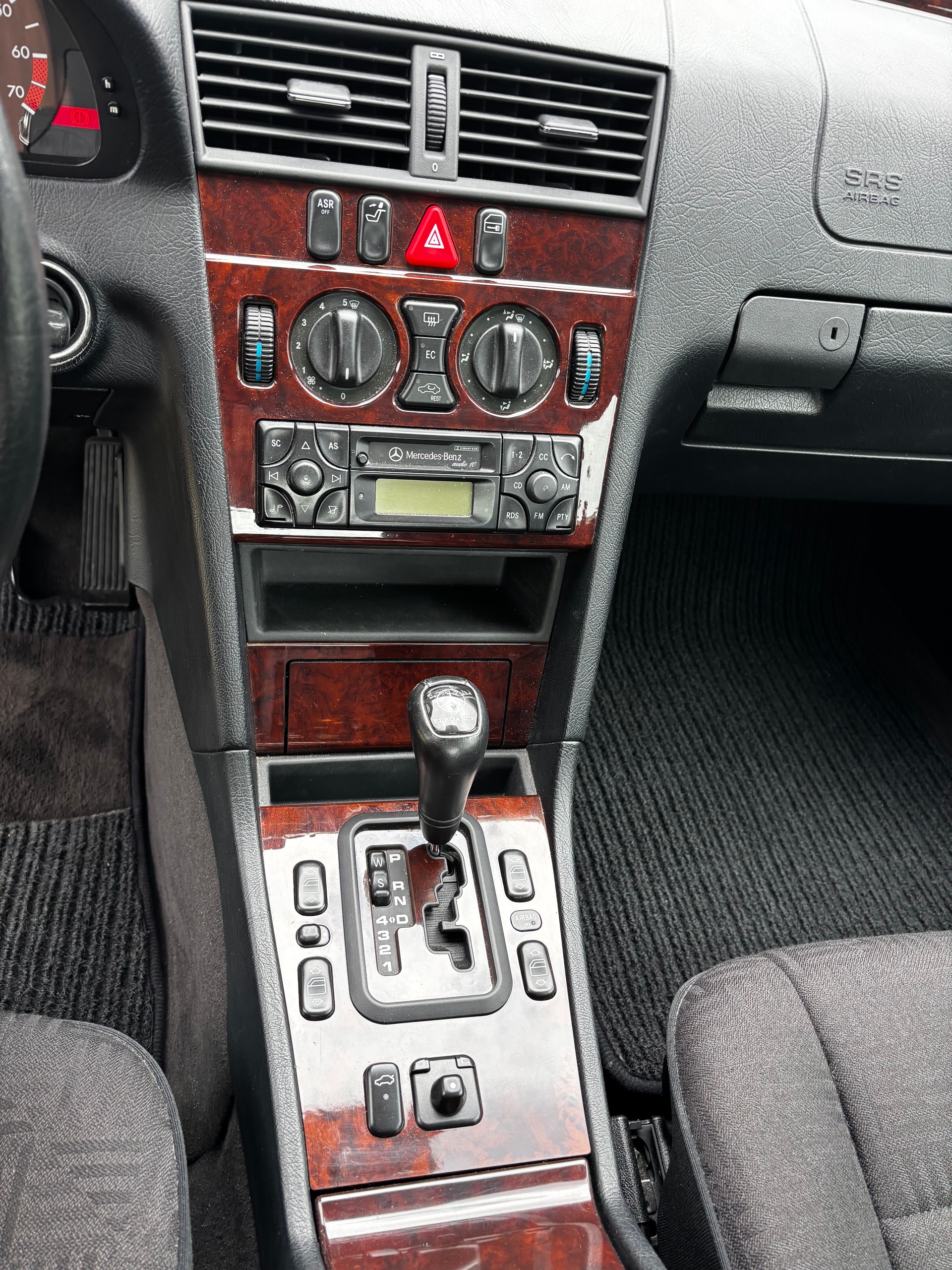 MERCEDES-BENZ C 240 Elégance-image-11