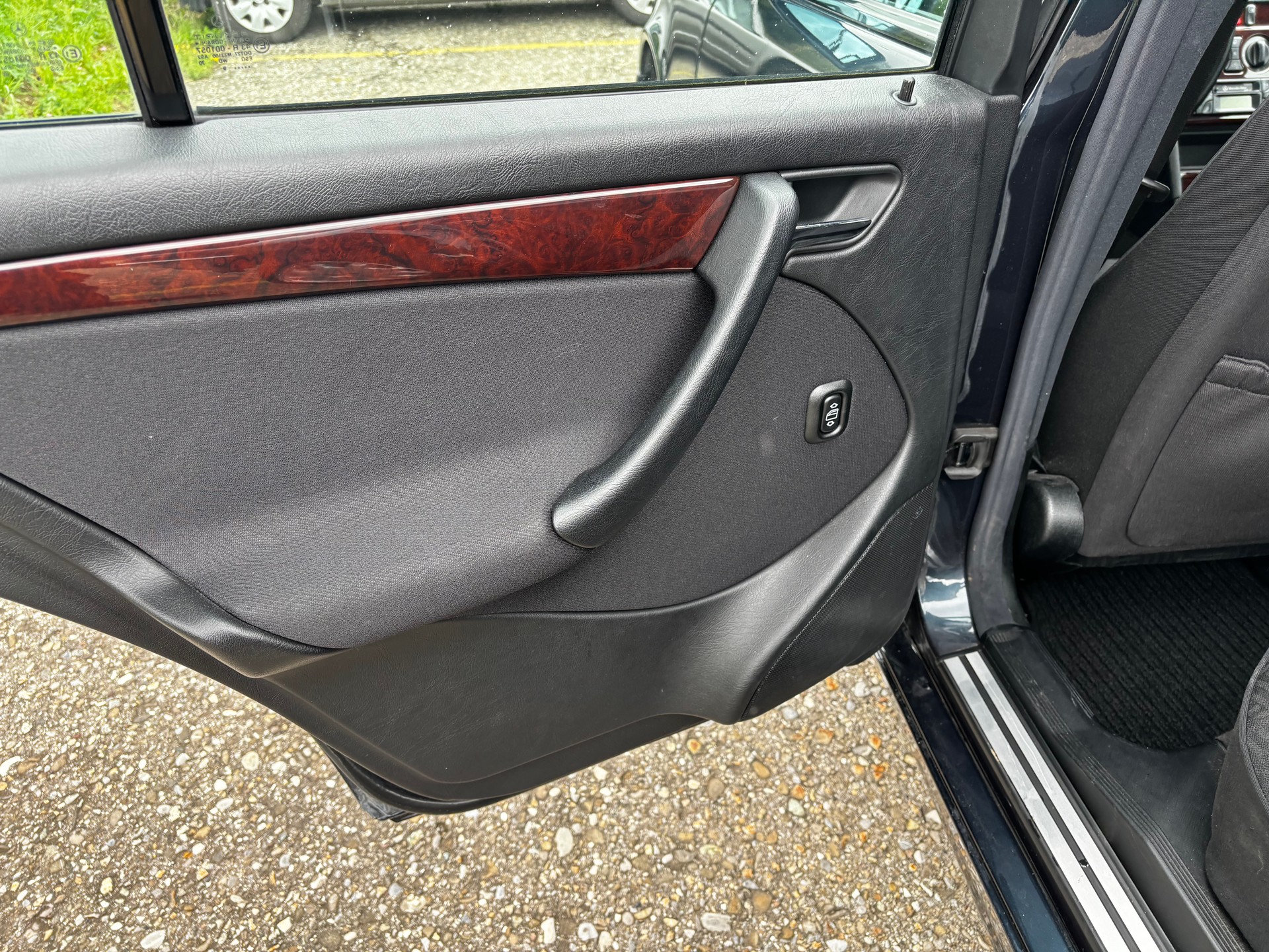 MERCEDES-BENZ C 240 Elégance-image-13
