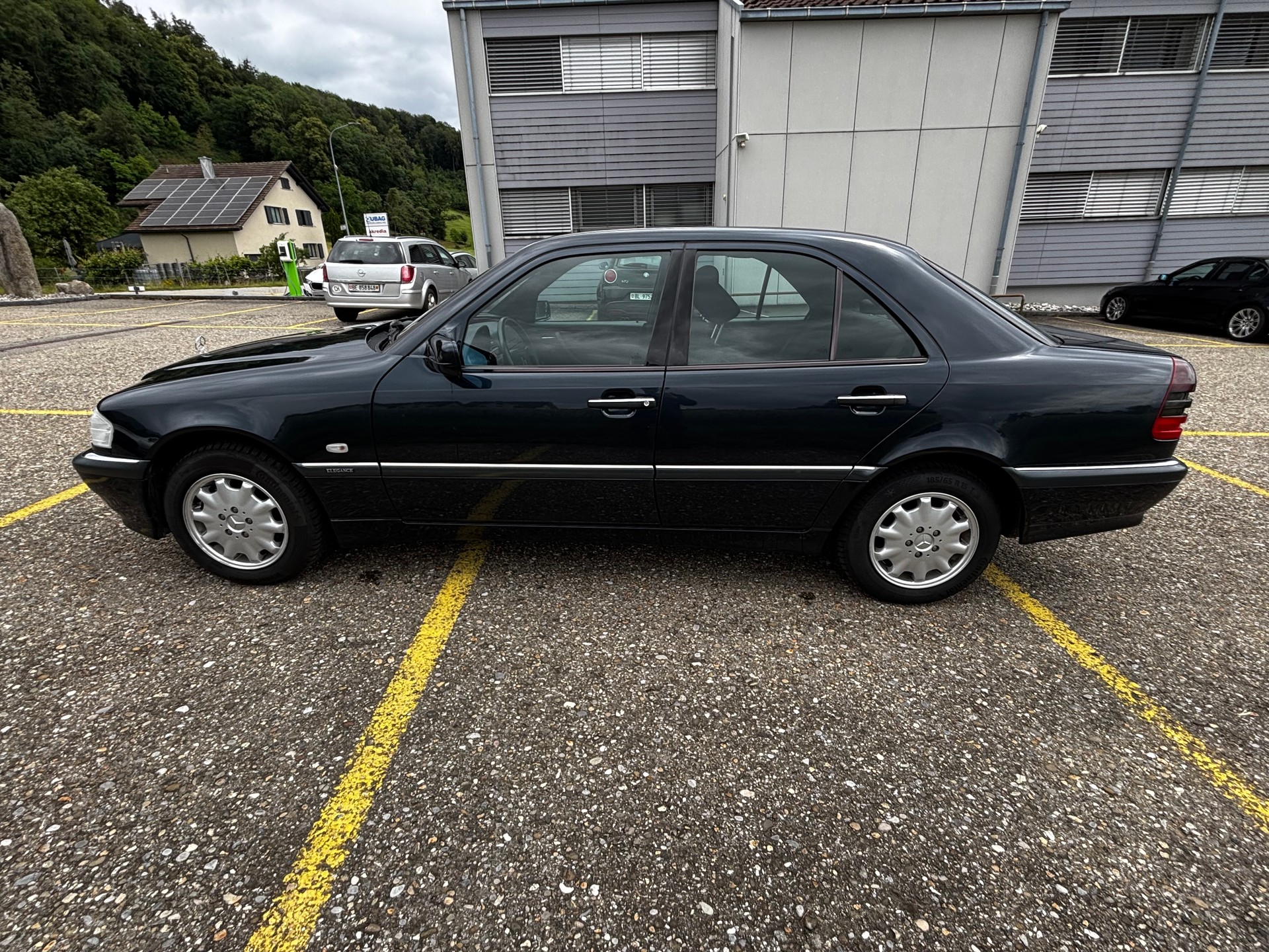 MERCEDES-BENZ C 240 Elégance-image-2