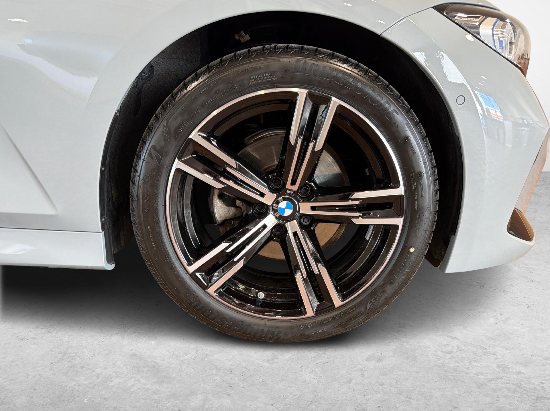 BMW 320d xDrive SAG Touring-image-9