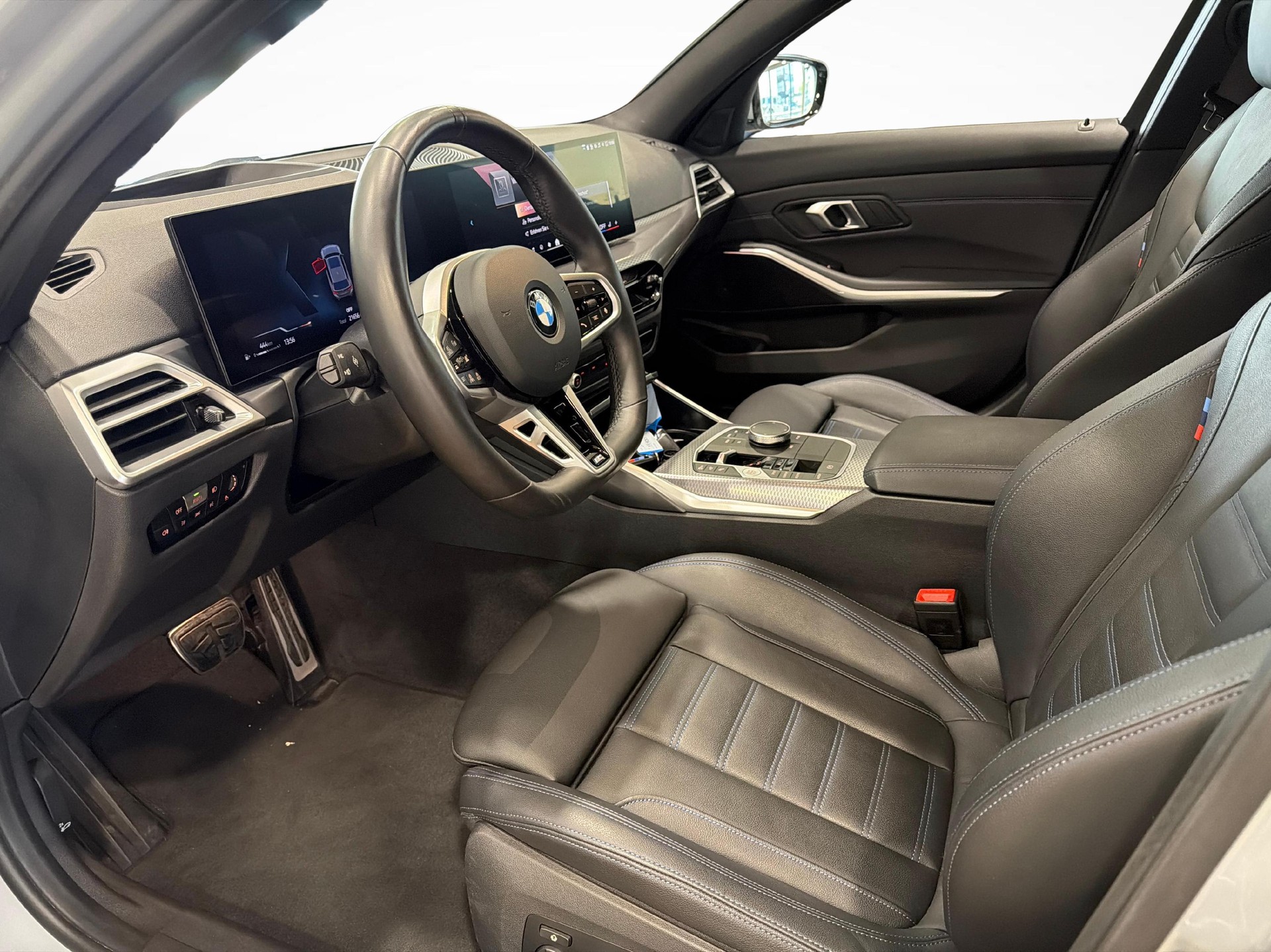 BMW 320d xDrive SAG Touring-image-10