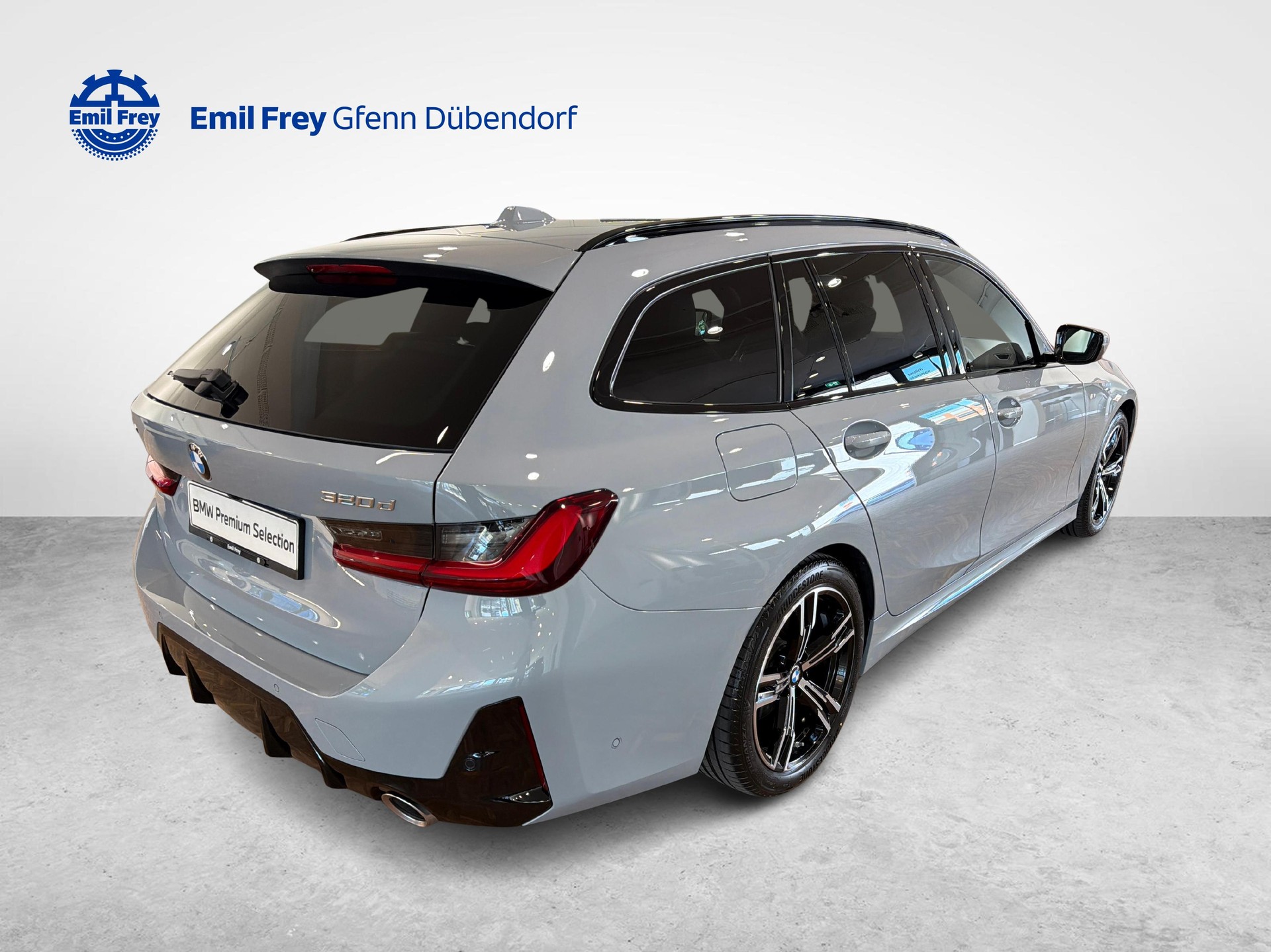 BMW 320d xDrive SAG Touring-image-1