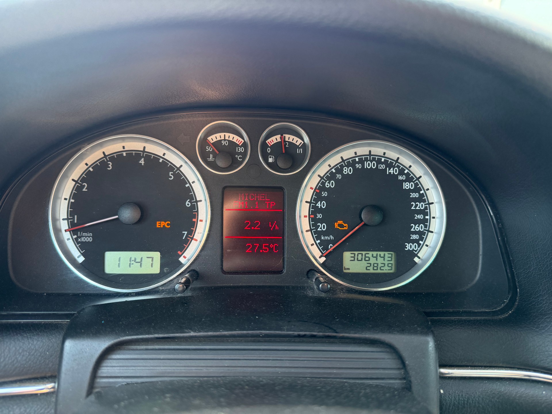 VW Passat Variant 4.0 W8 4Motion Highline-image-4