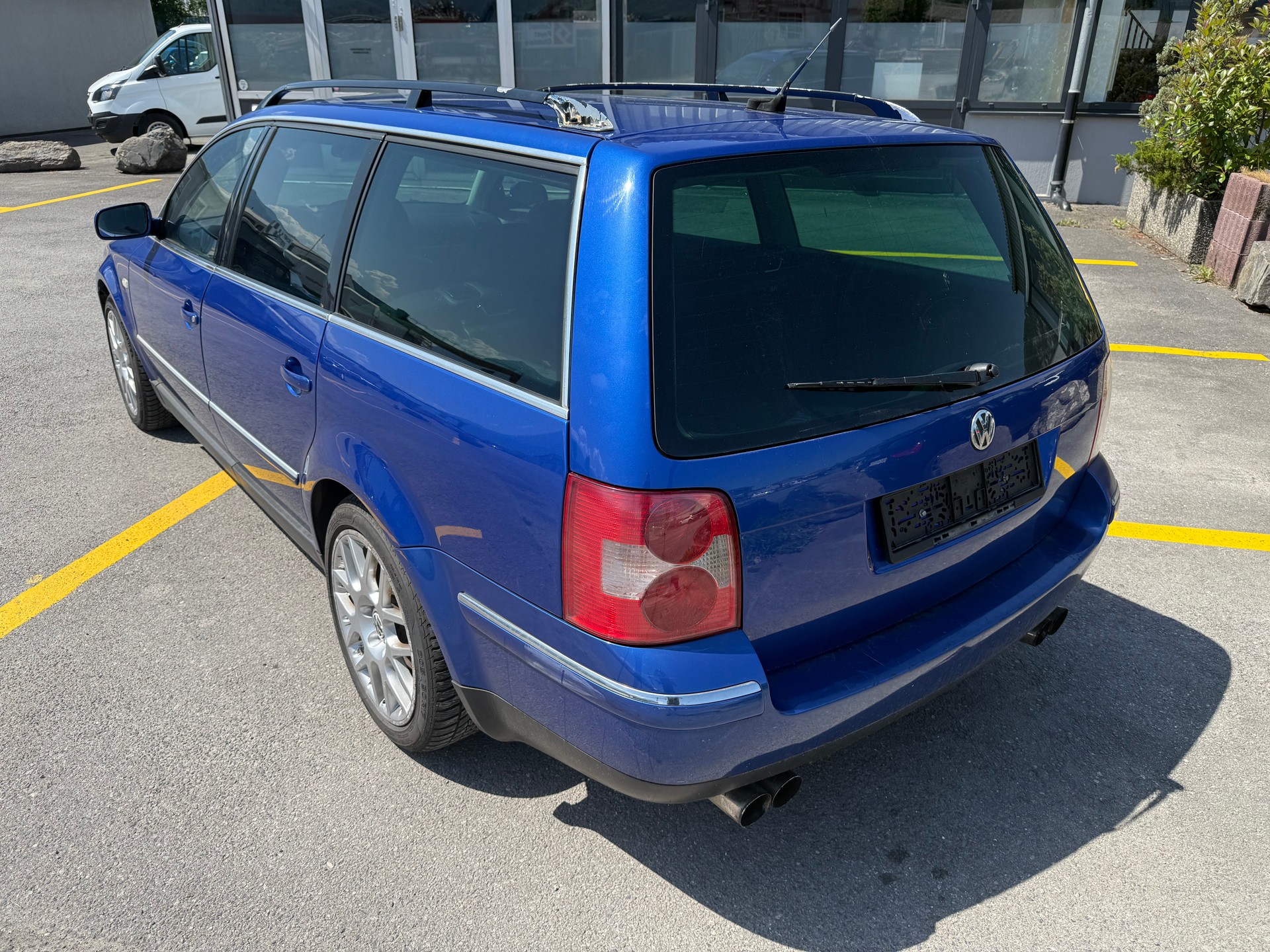 VW Passat Variant 4.0 W8 4Motion Highline-image-3