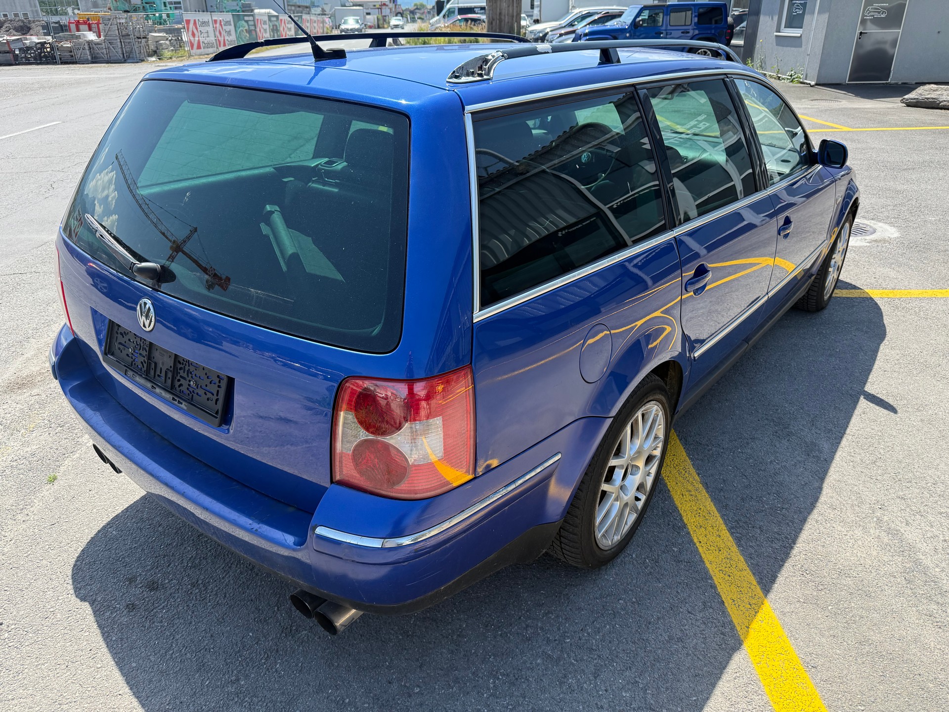 VW Passat Variant 4.0 W8 4Motion Highline-image-2