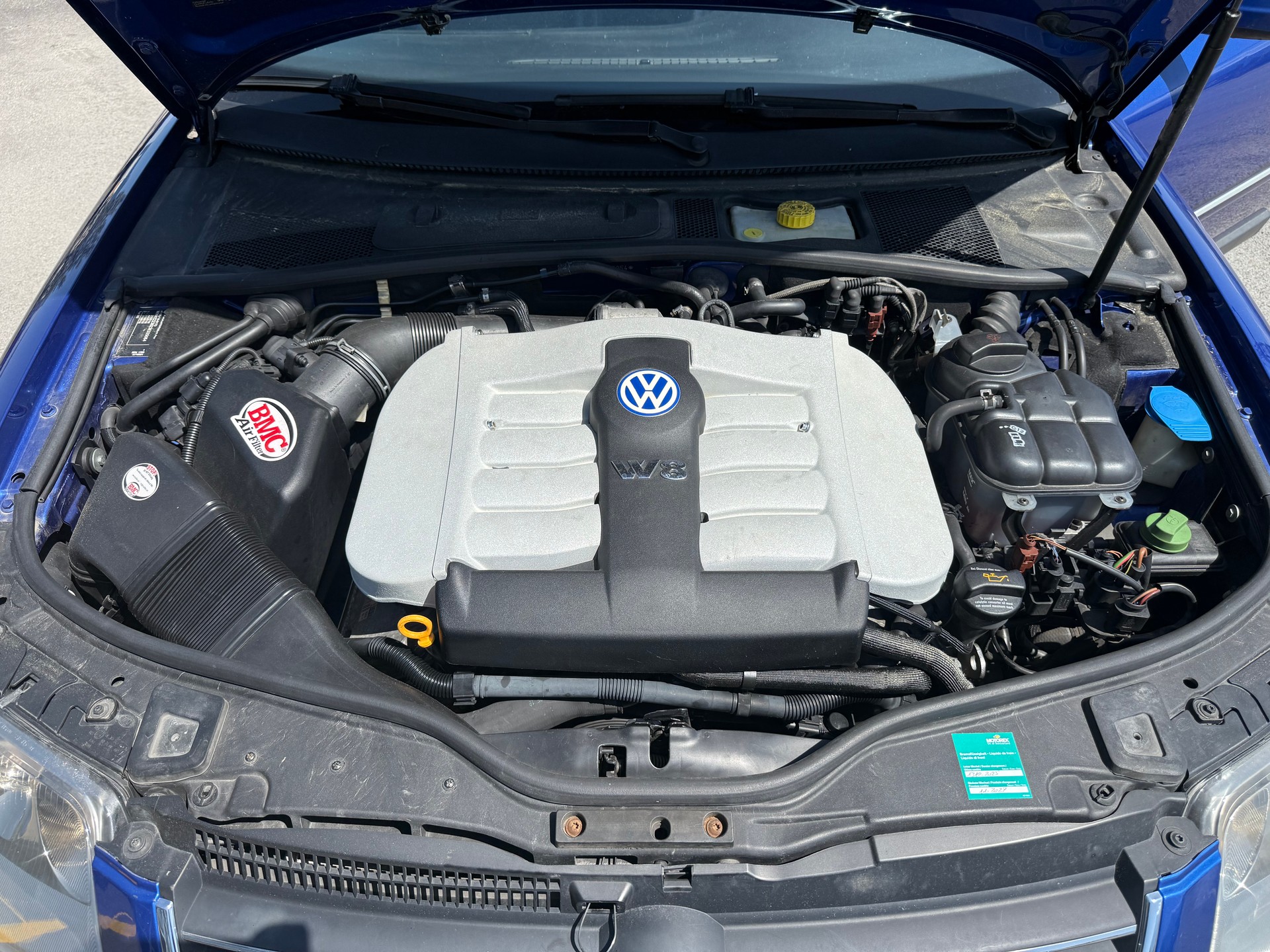 VW Passat Variant 4.0 W8 4Motion Highline-image-11