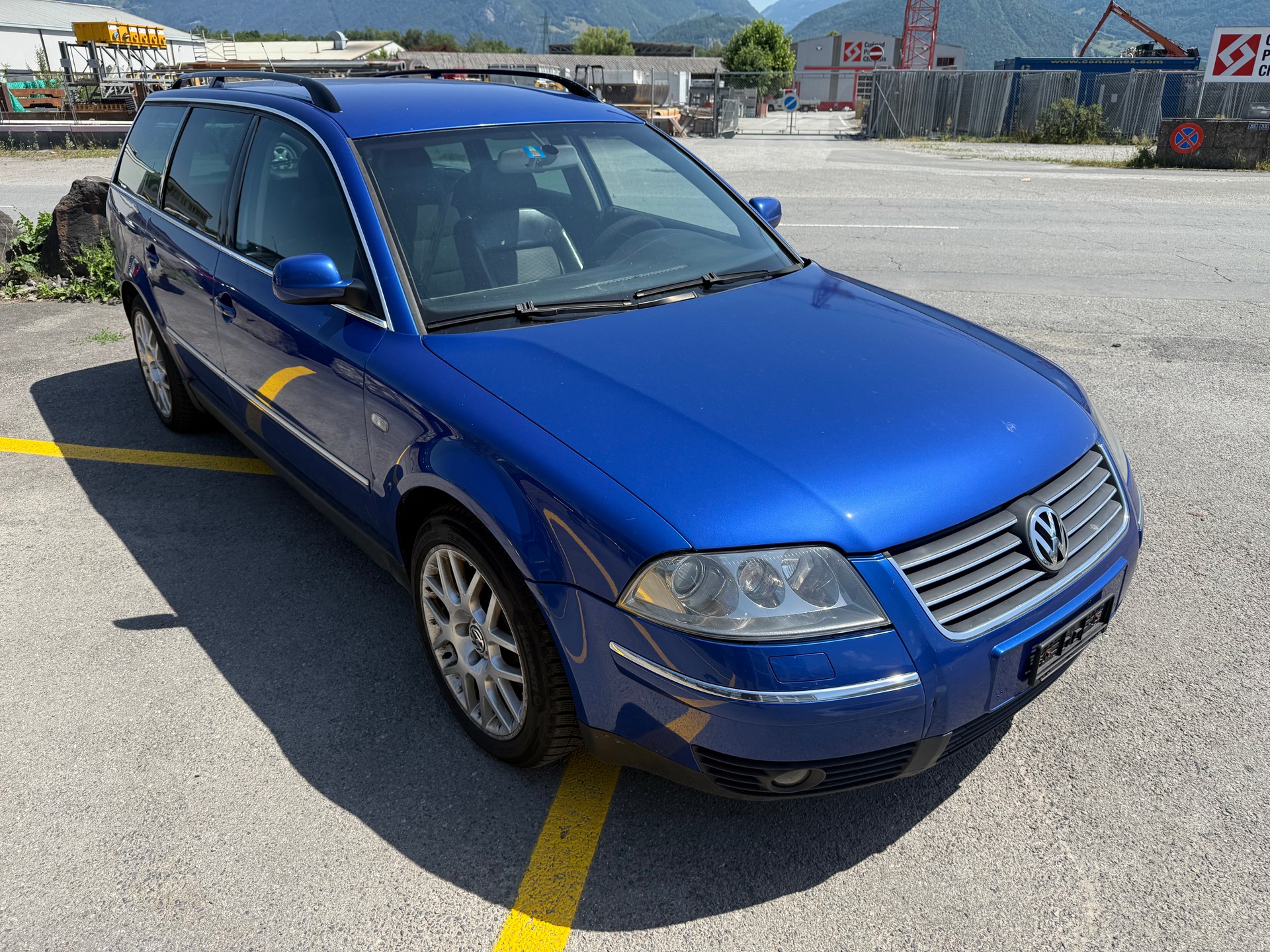 VW Passat Variant 4.0 W8 4Motion Highline-image-0