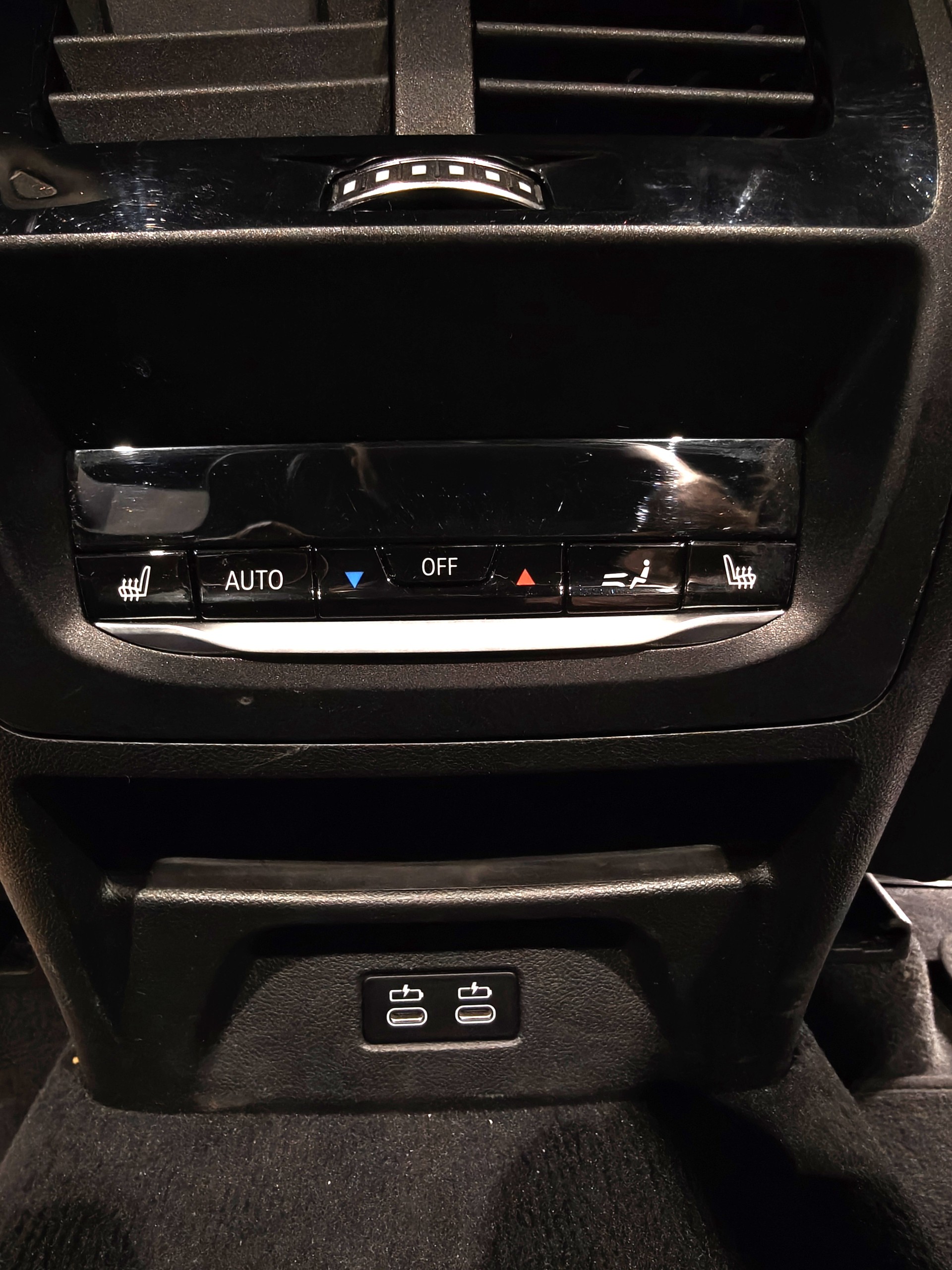 BMW M40i-image-11