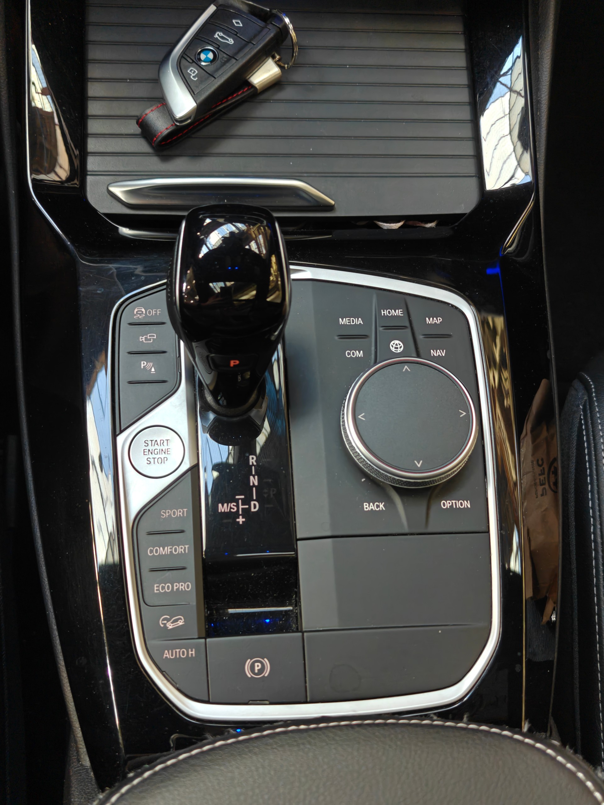 BMW M40i-image-12