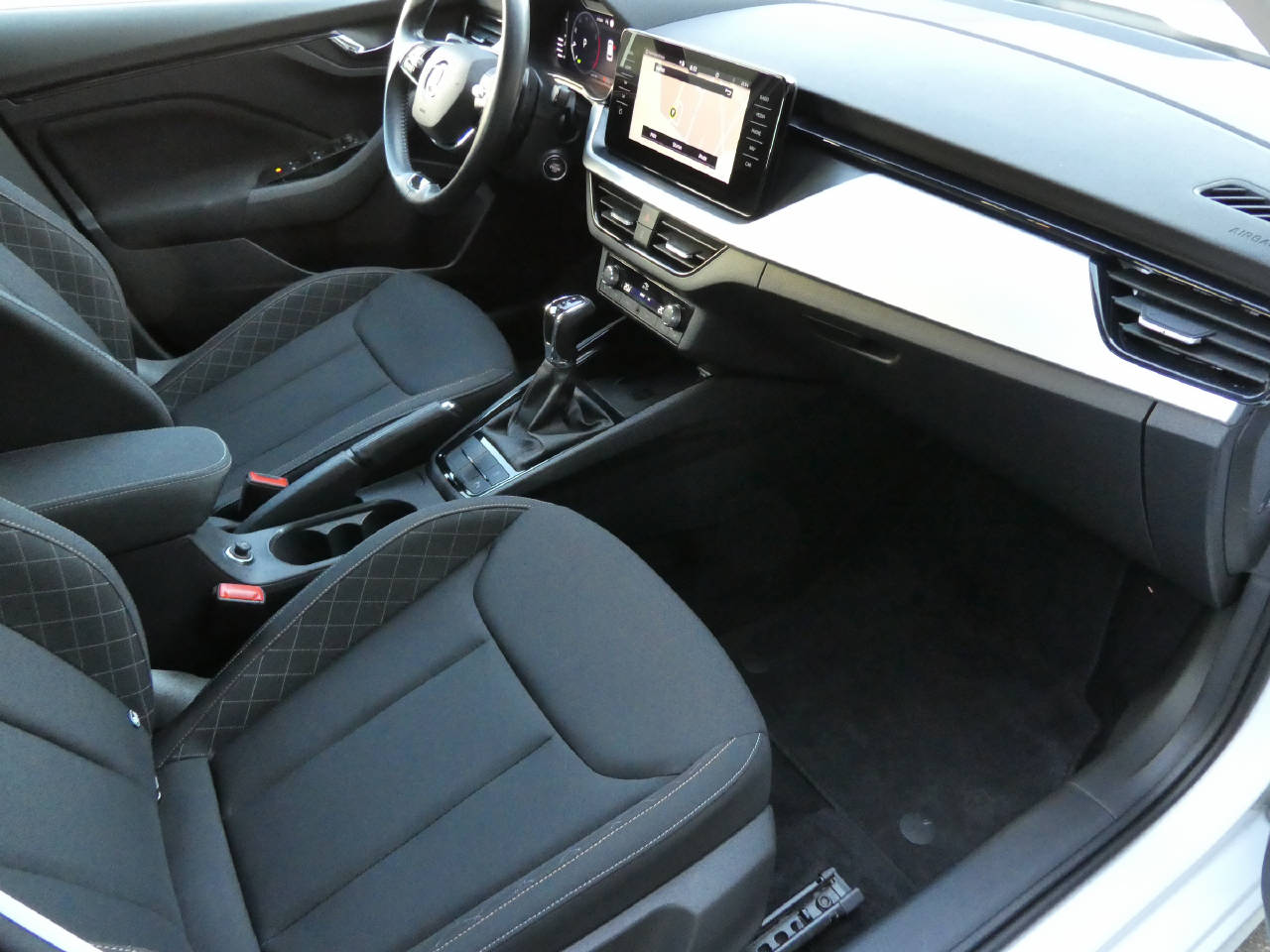SKODA Kamiq 1.0 TSI Ambition DSG-image-8