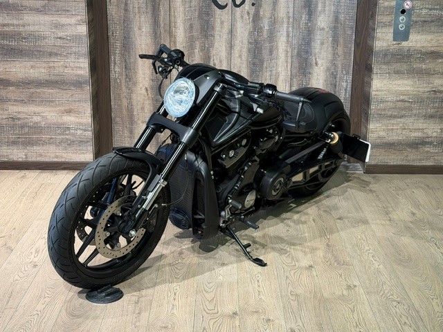 HARLEY-DAVIDSON VRSCDX-showroom-element-2