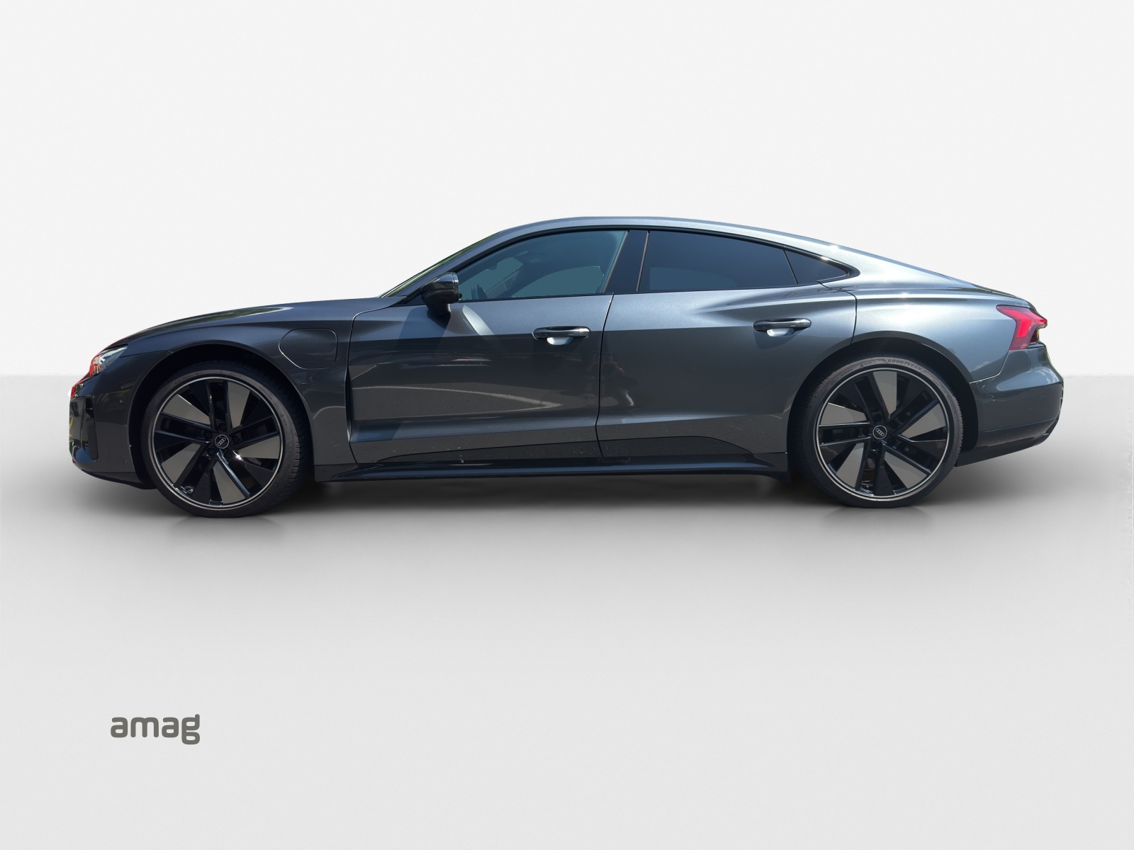 AUDI e-tron GT quattro-showroom-element-1