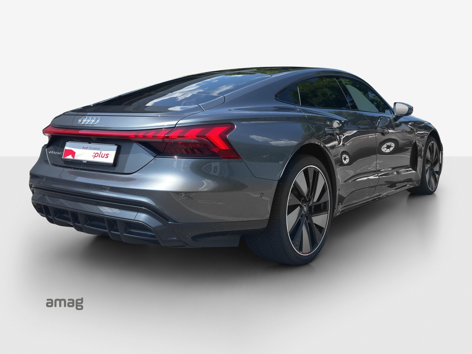AUDI e-tron GT quattro-image-4