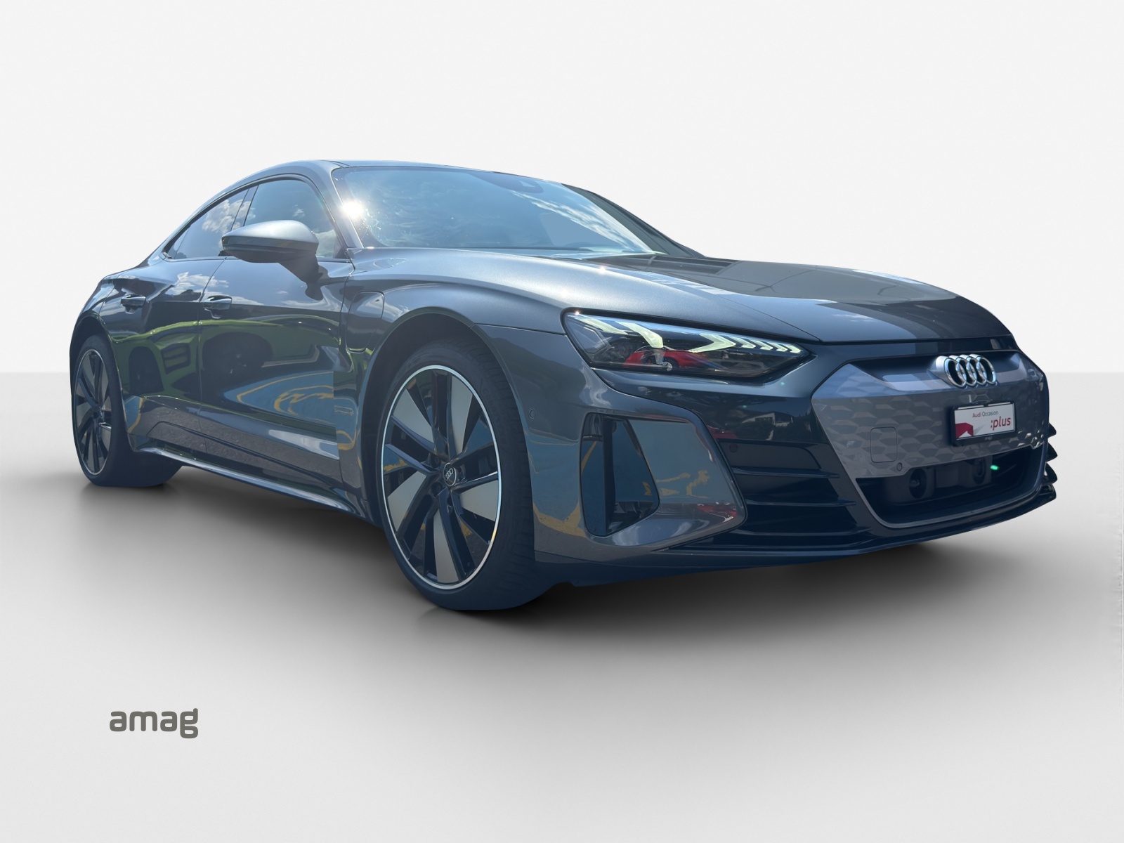 AUDI e-tron GT quattro-image-5