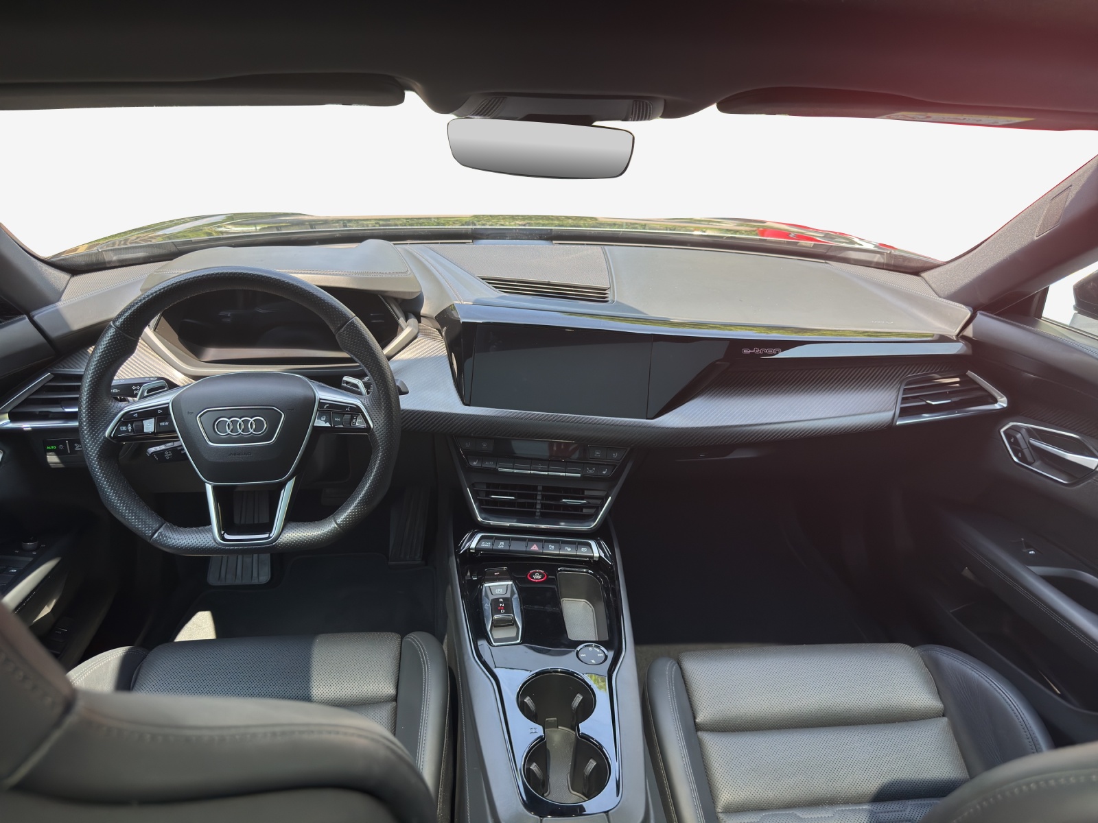 AUDI e-tron GT quattro-image-8