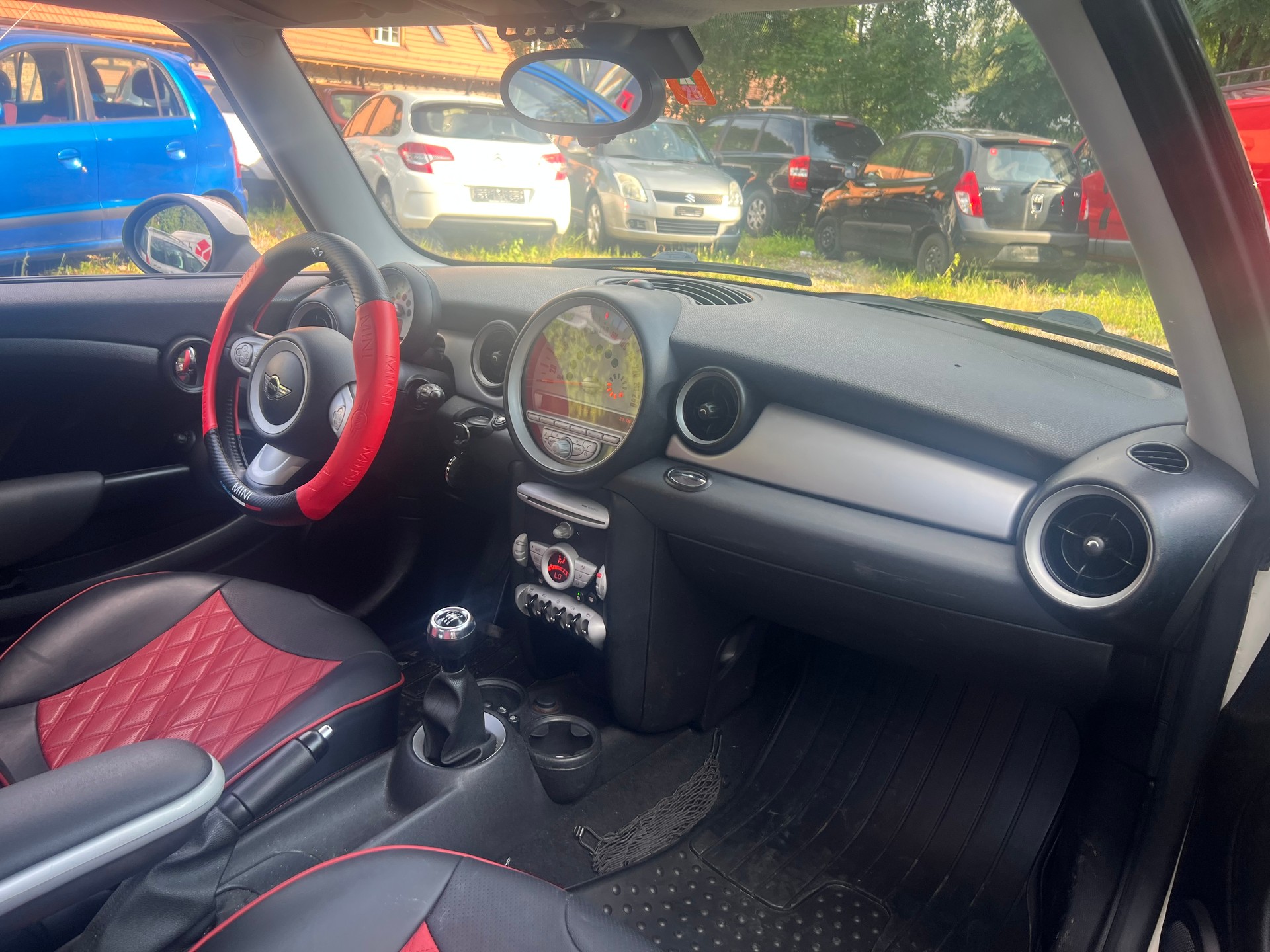 MINI One-image-9