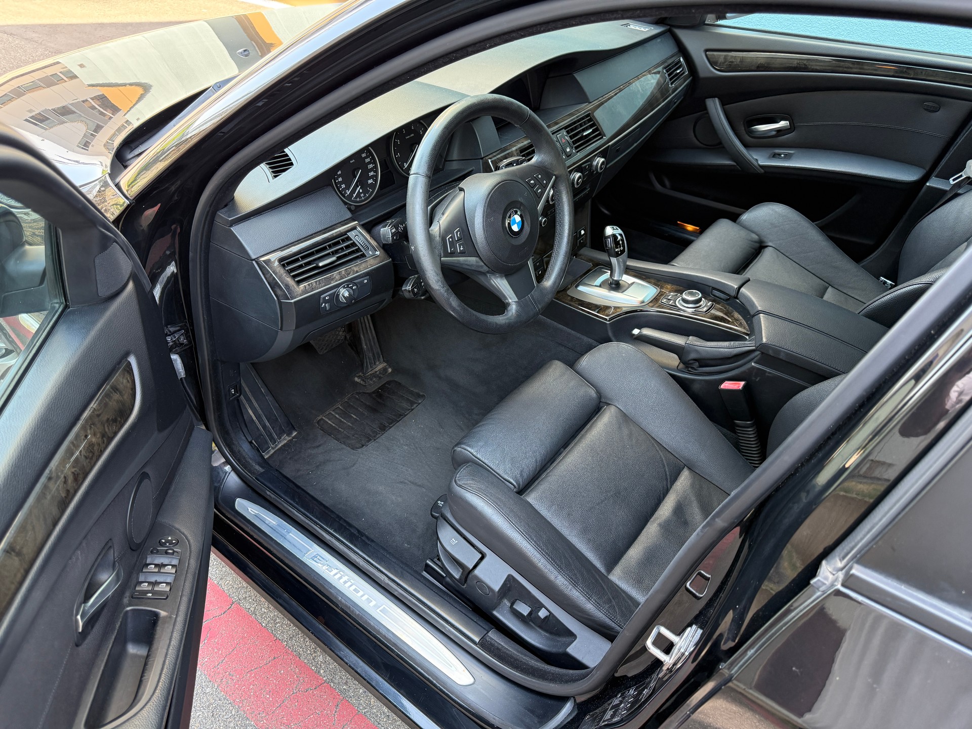 BMW 523i Aut. E60 Edition*nur 149.000KM*-image-5