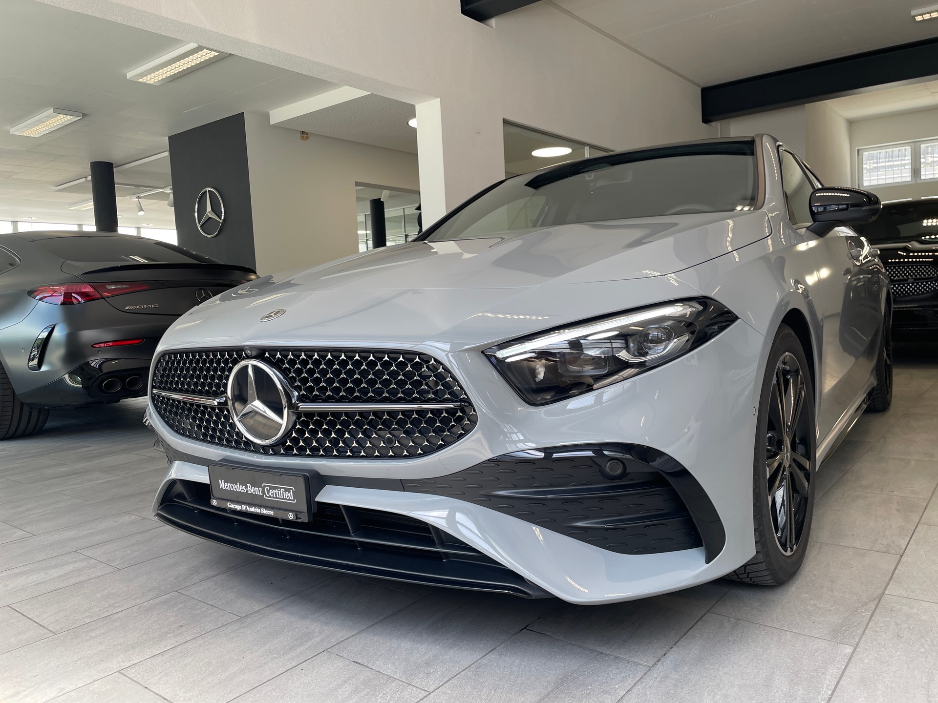 MERCEDES-BENZ A 250 4Matic 8G-DCT AMG Line-image-2