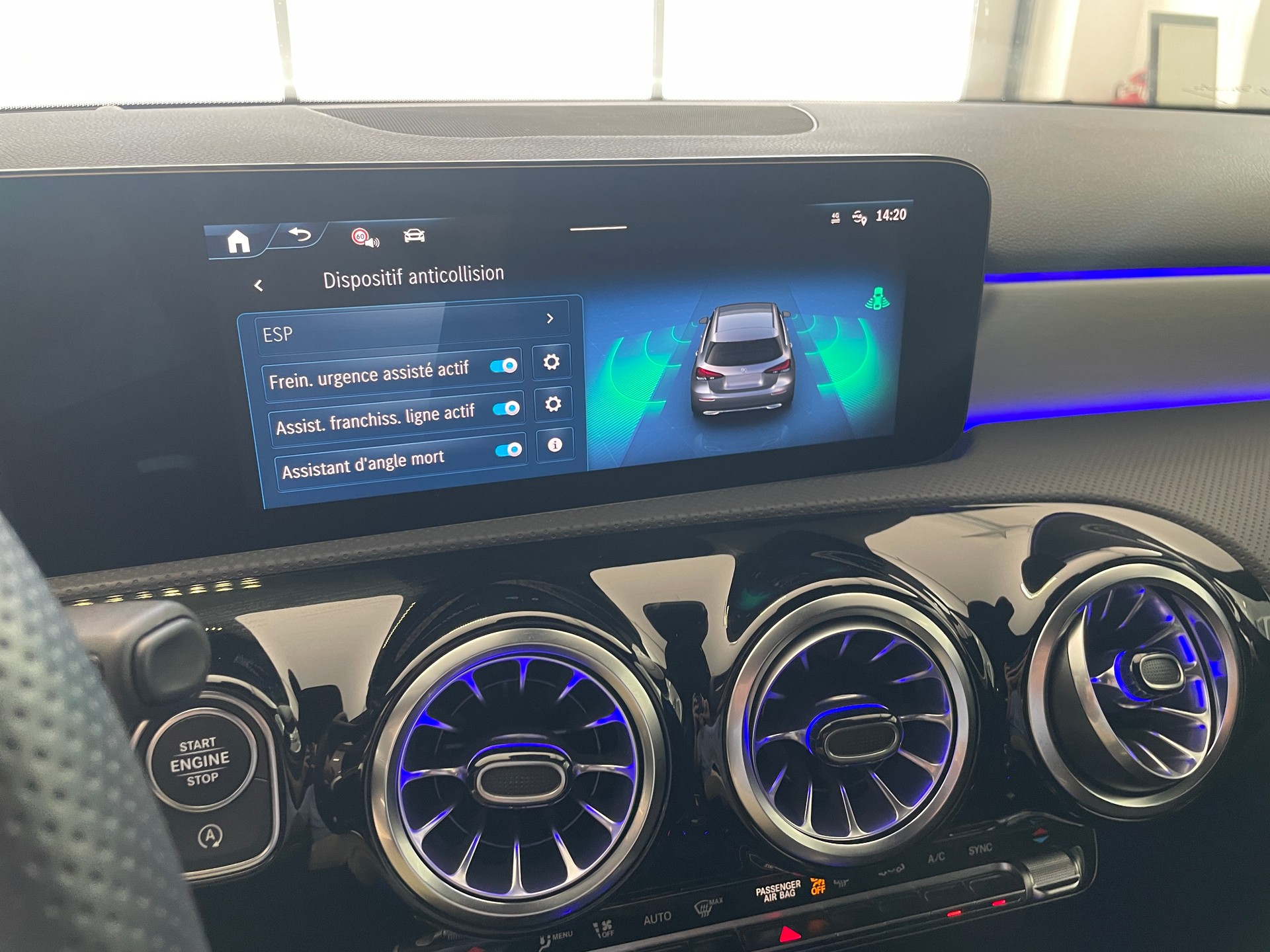 MERCEDES-BENZ A 250 4Matic 8G-DCT AMG Line-image-20