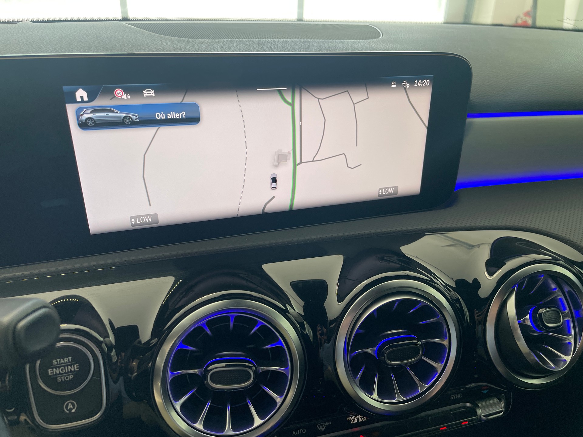 MERCEDES-BENZ A 250 4Matic 8G-DCT AMG Line-image-17