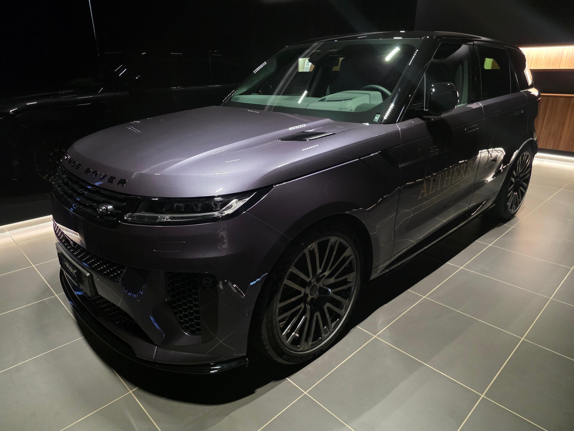 LAND ROVER Range Rover Sport 4.4 V8 SV