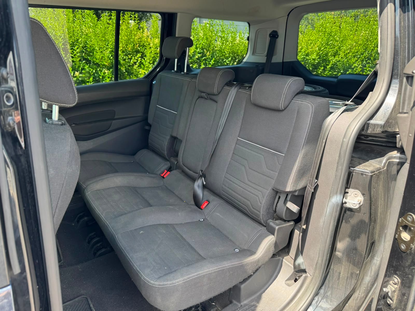 FORD Grand Tourneo Connect 1.6 TDCi Titanium-image-9