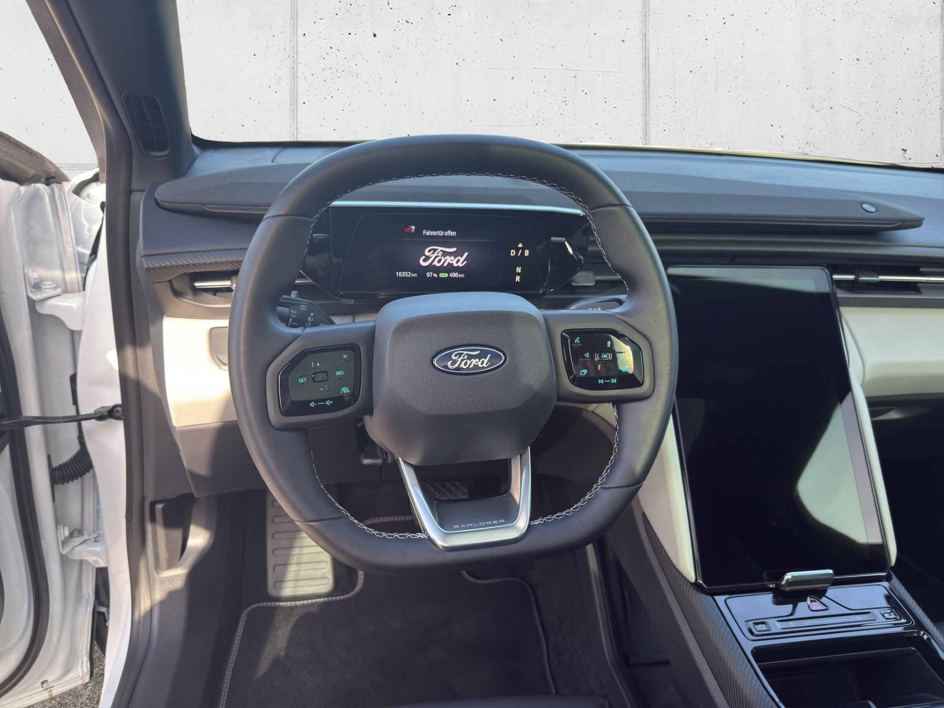 FORD Explorer Extended Range Premium AWD-image-9