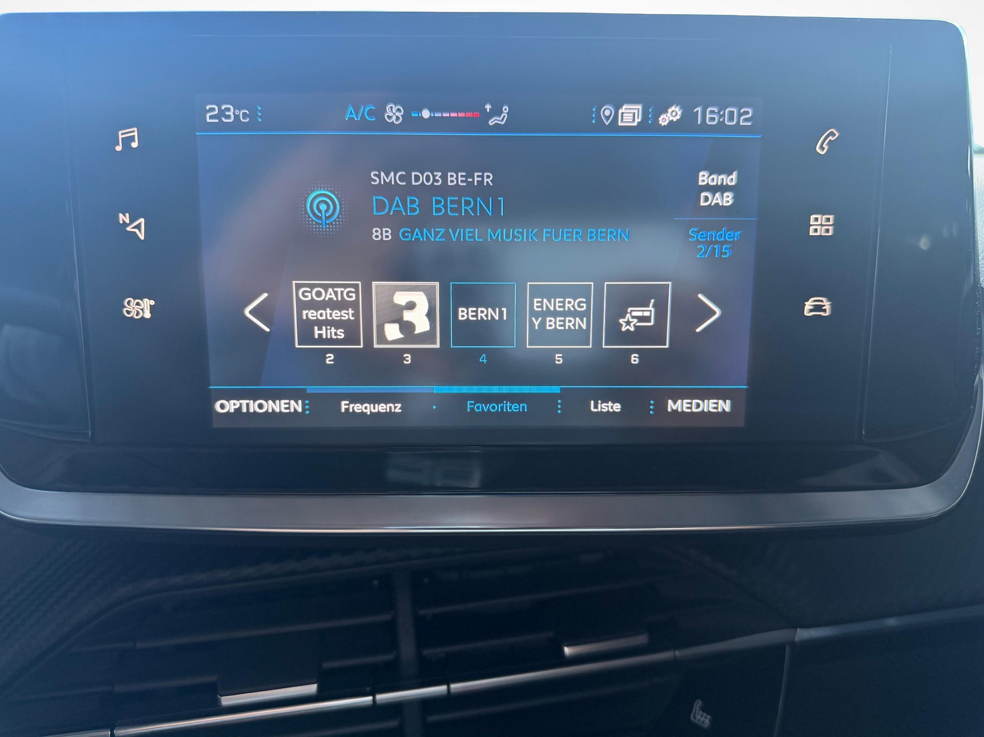 PEUGEOT 208 1.2 PureTech 100 Active Pack-image-12