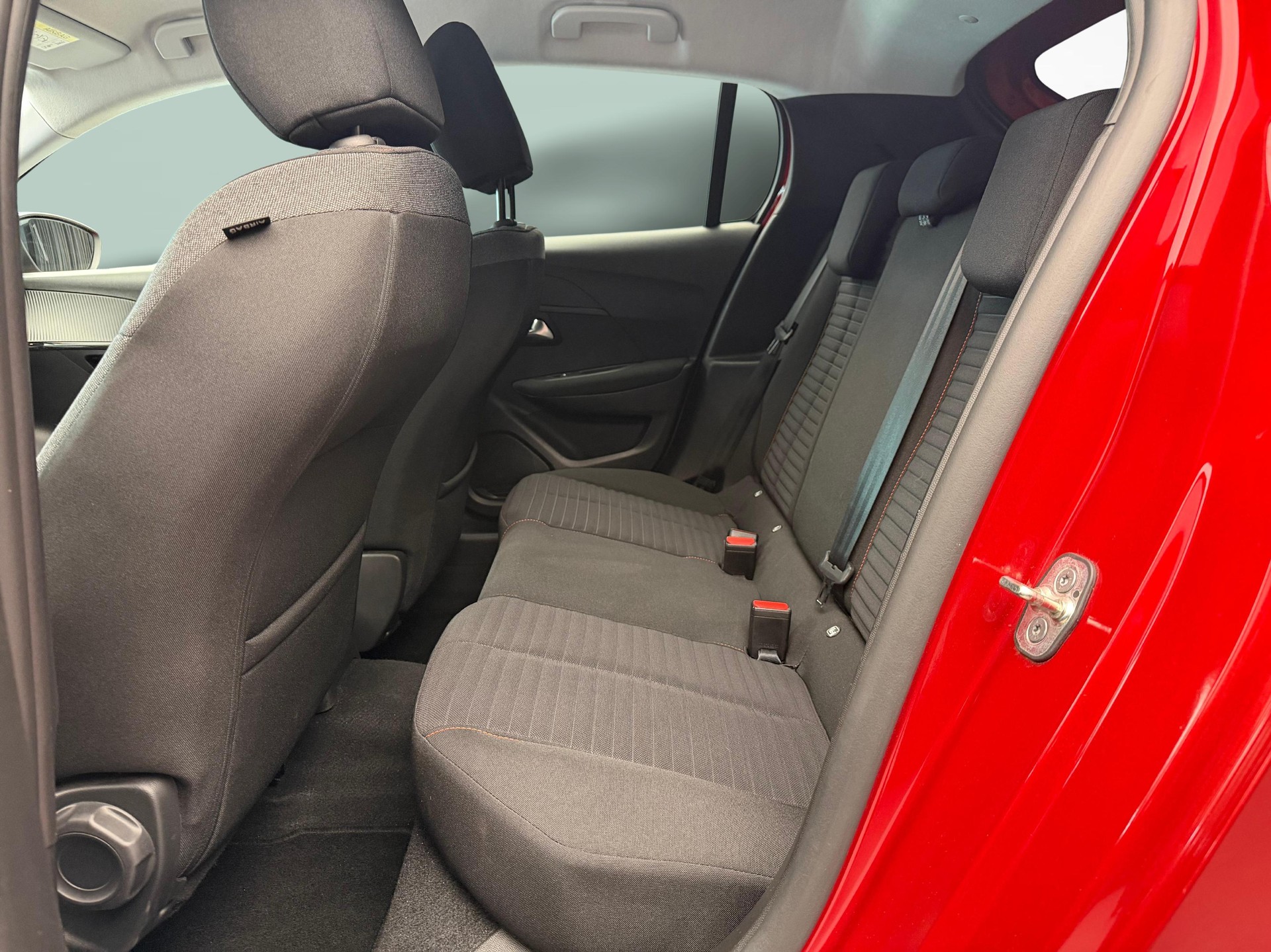PEUGEOT 208 1.2 PureTech 100 Active Pack-image-10