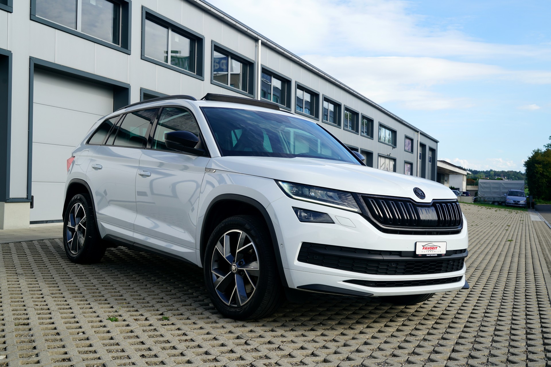 SKODA Kodiaq 2.0 TSI Sport Line DSG 4x4 (CH)-image-10