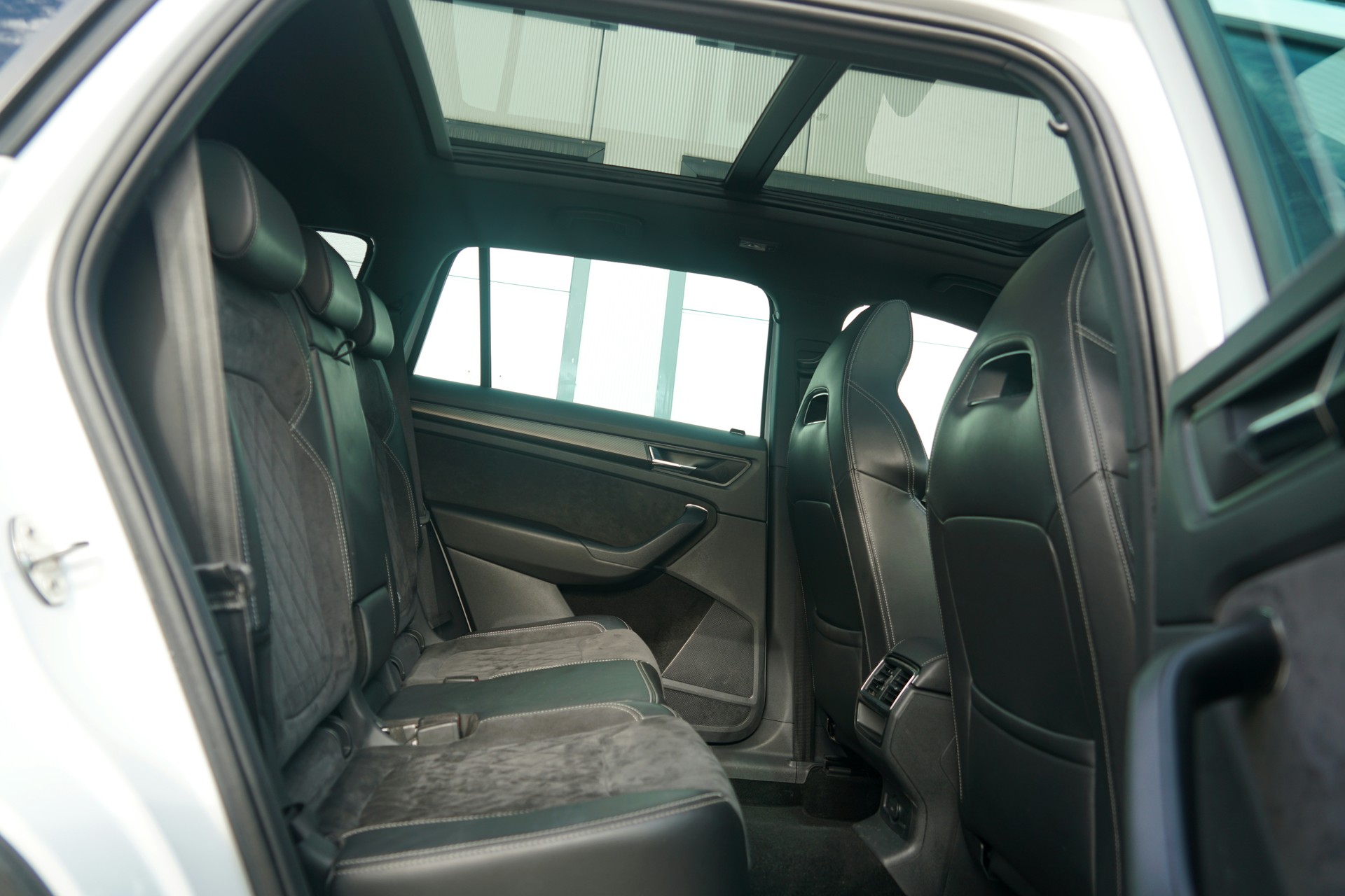 SKODA Kodiaq 2.0 TSI Sport Line DSG 4x4 (CH)-image-12