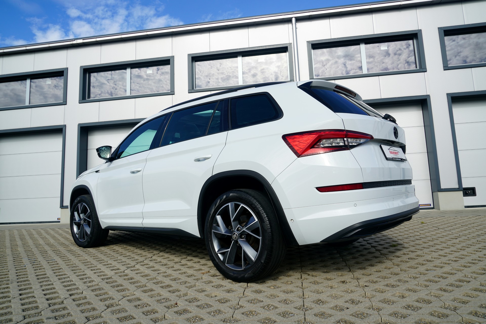 SKODA Kodiaq 2.0 TSI Sport Line DSG 4x4 (CH)-image-3
