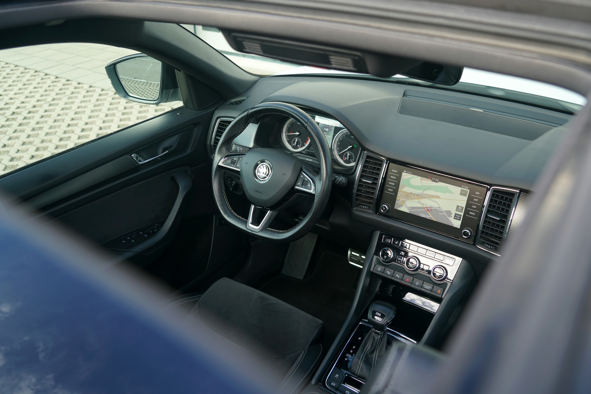 SKODA Kodiaq 2.0 TSI Sport Line DSG 4x4 (CH)-image-5