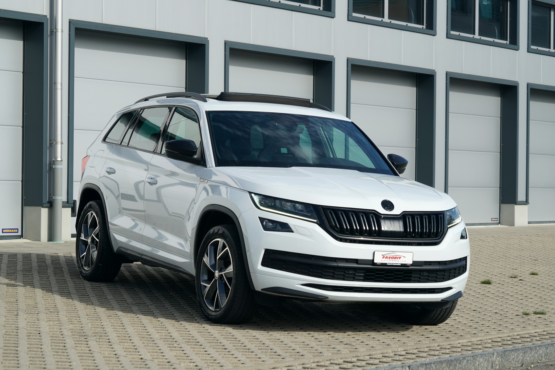 SKODA Kodiaq 2.0 TSI Sport Line DSG 4x4 (CH)-image-15