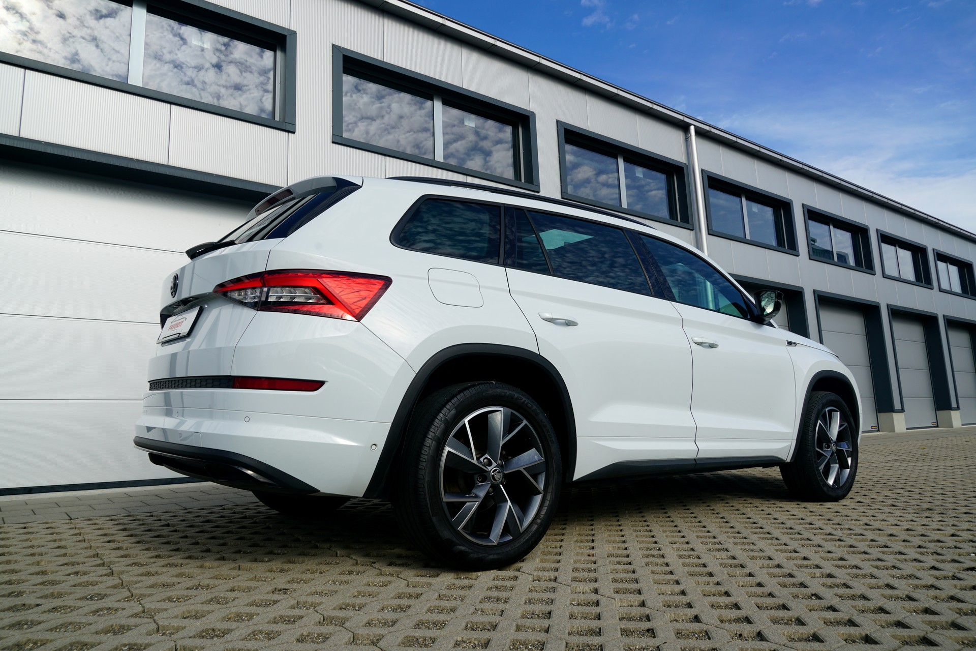 SKODA Kodiaq 2.0 TSI Sport Line DSG 4x4 (CH)-image-11