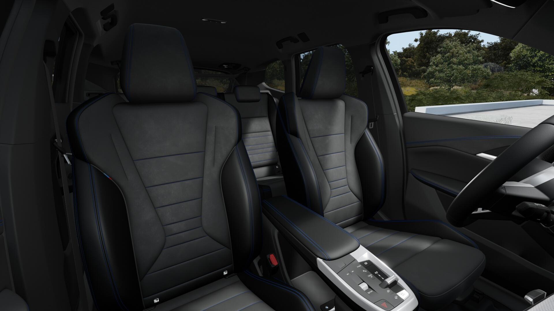 BMW iX1 30 xDrive-image-4