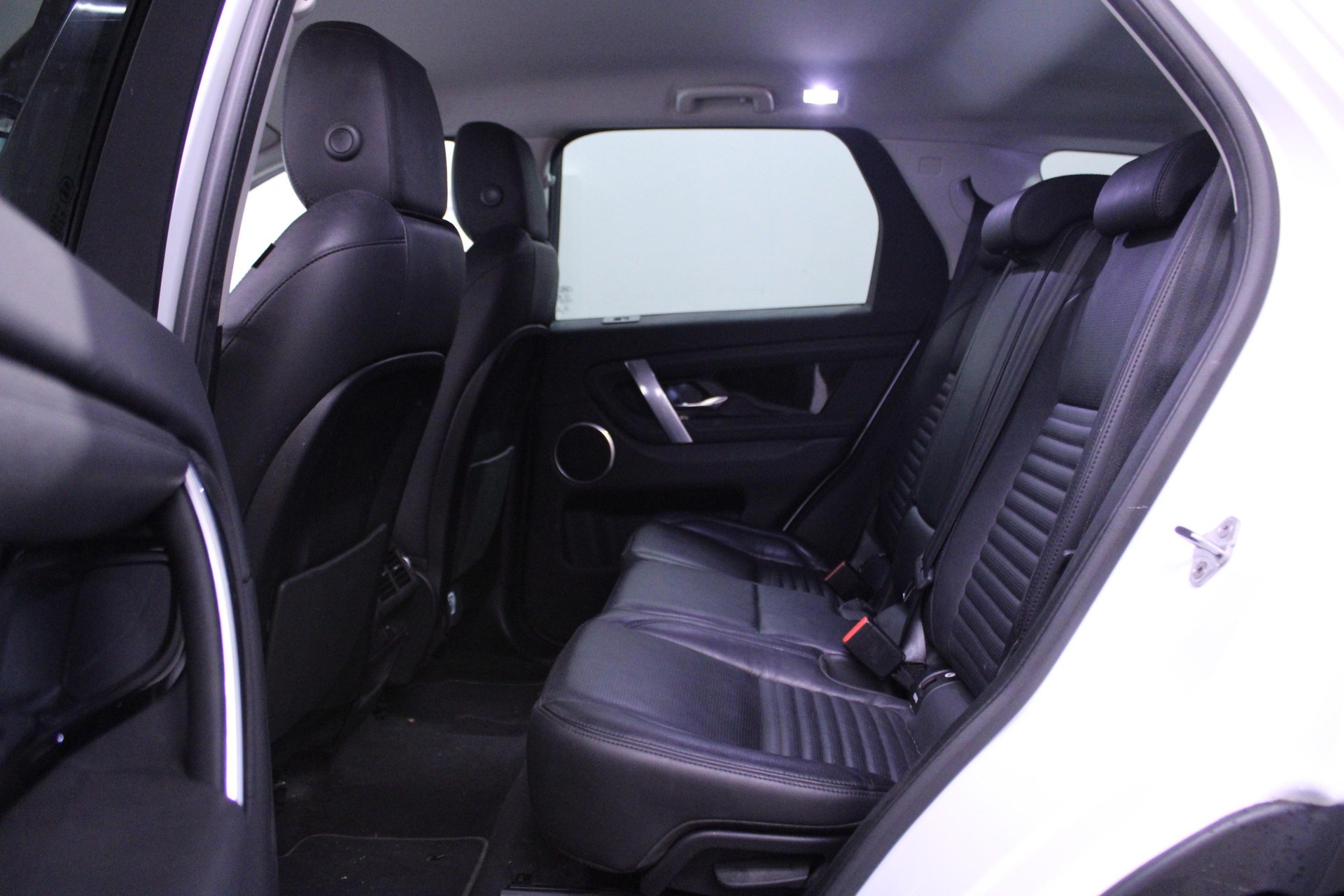 LAND ROVER Discovery Sport 2.0 TD4 | Herbstprämie von 500-2000 CHF oder 1.99% Leasing-Aktion auf Occasions-Fahrzeuge-image-22