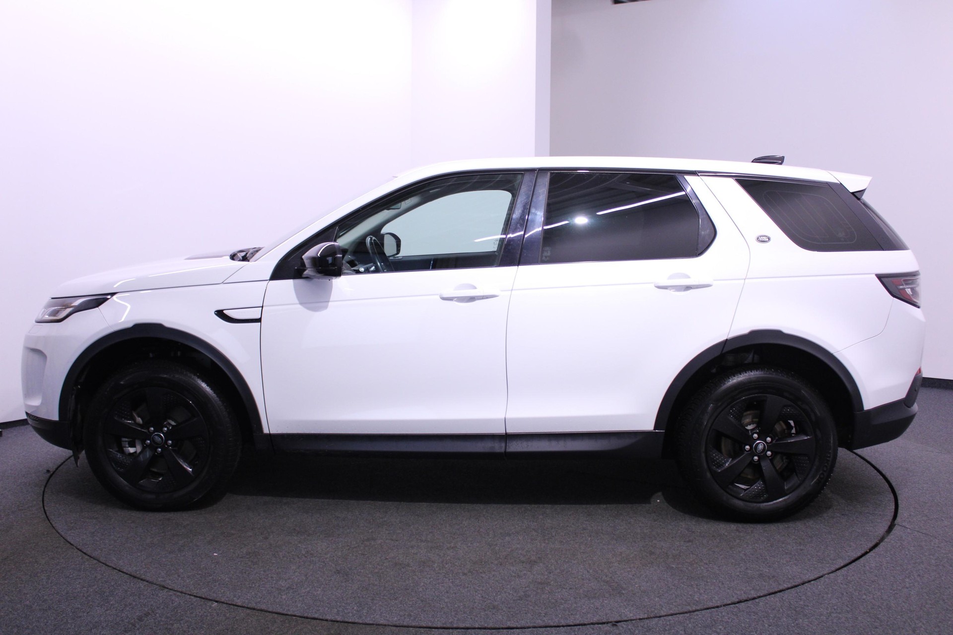 LAND ROVER Discovery Sport 2.0 TD4 | Herbstprämie von 500-2000 CHF oder 1.99% Leasing-Aktion auf Occasions-Fahrzeuge-image-15
