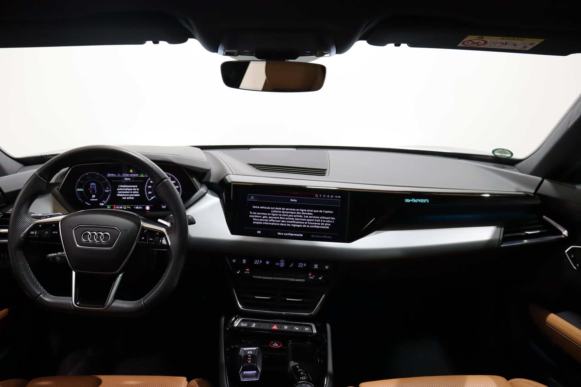 AUDI e-tron GT quattro-image-10