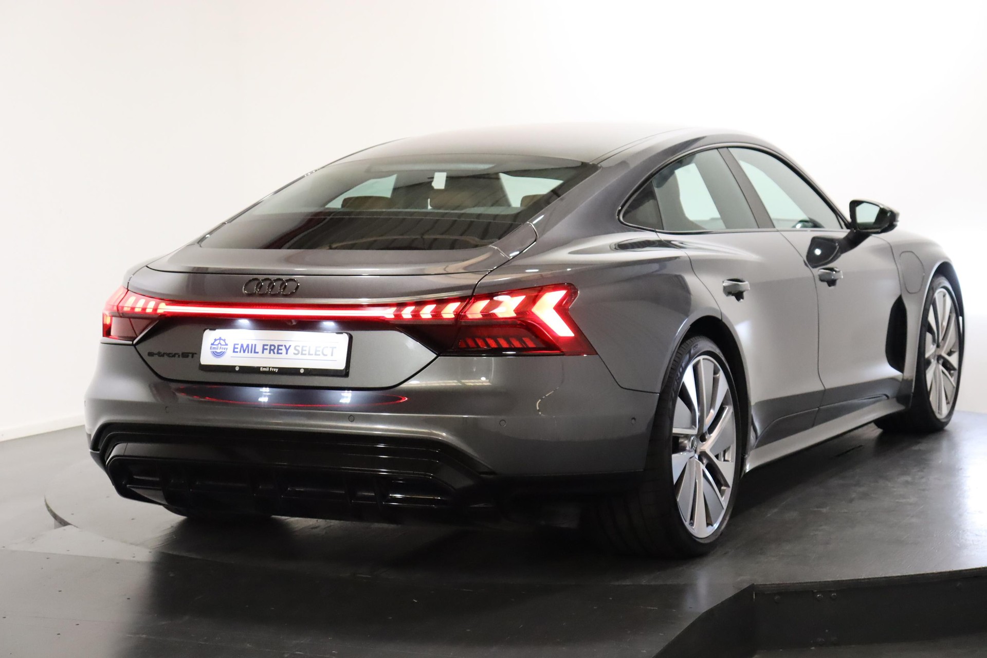 AUDI e-tron GT quattro-image-3